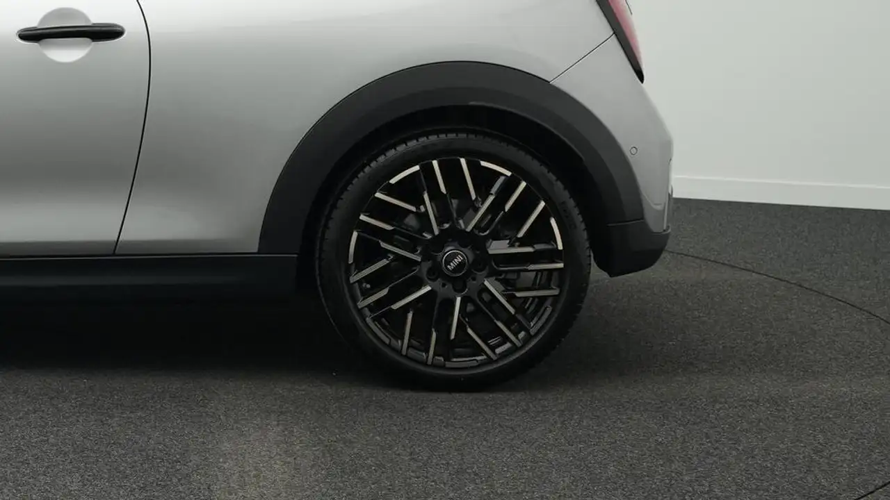 MINI Cooper S Favoured Trim 11