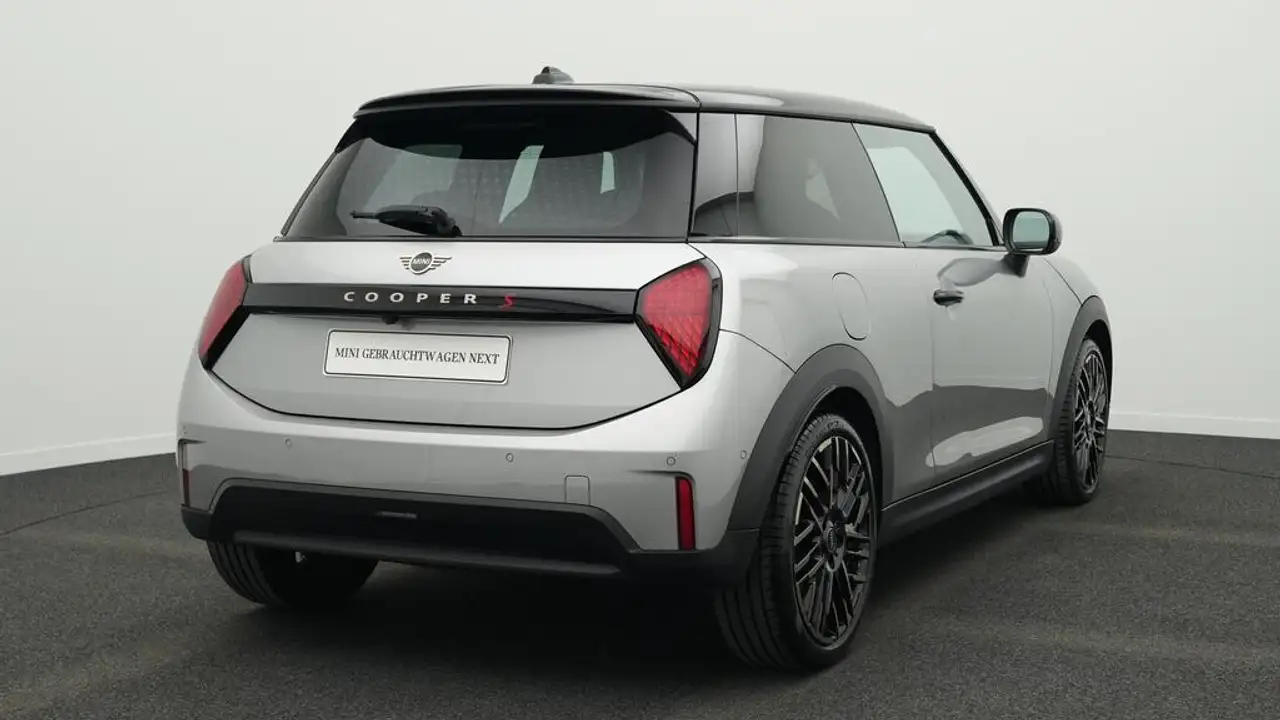 MINI Cooper S Favoured Trim 7