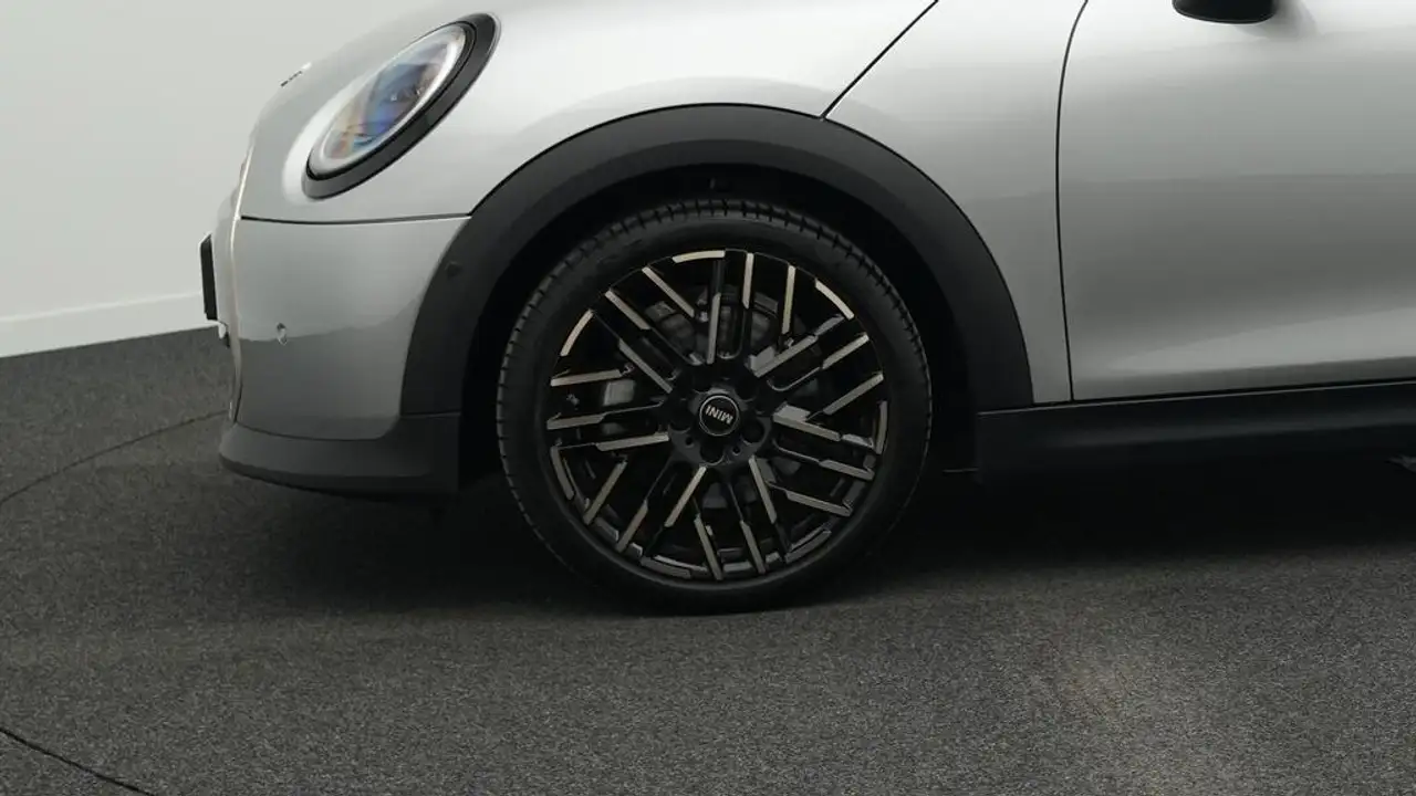 MINI Cooper S Favoured Trim 10