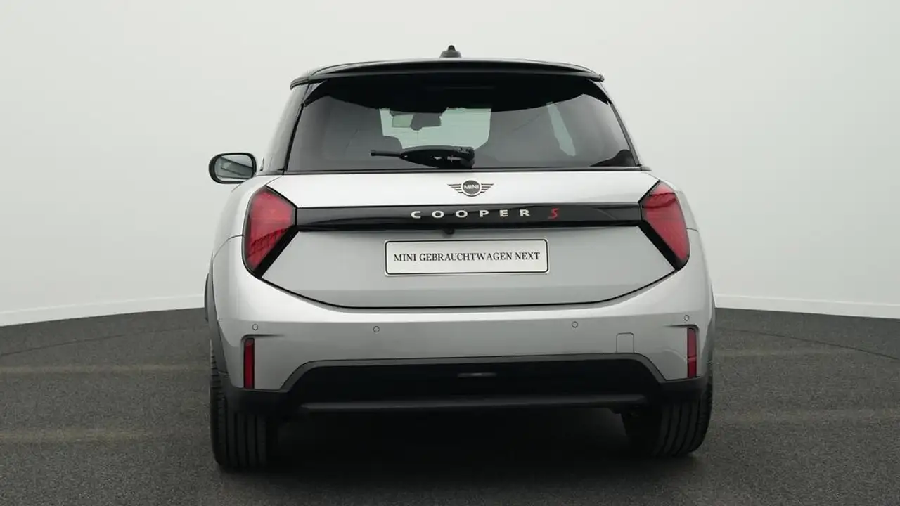 MINI Cooper S Favoured Trim 24