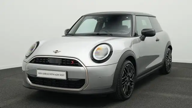 MINI Cooper S Favoured Trim