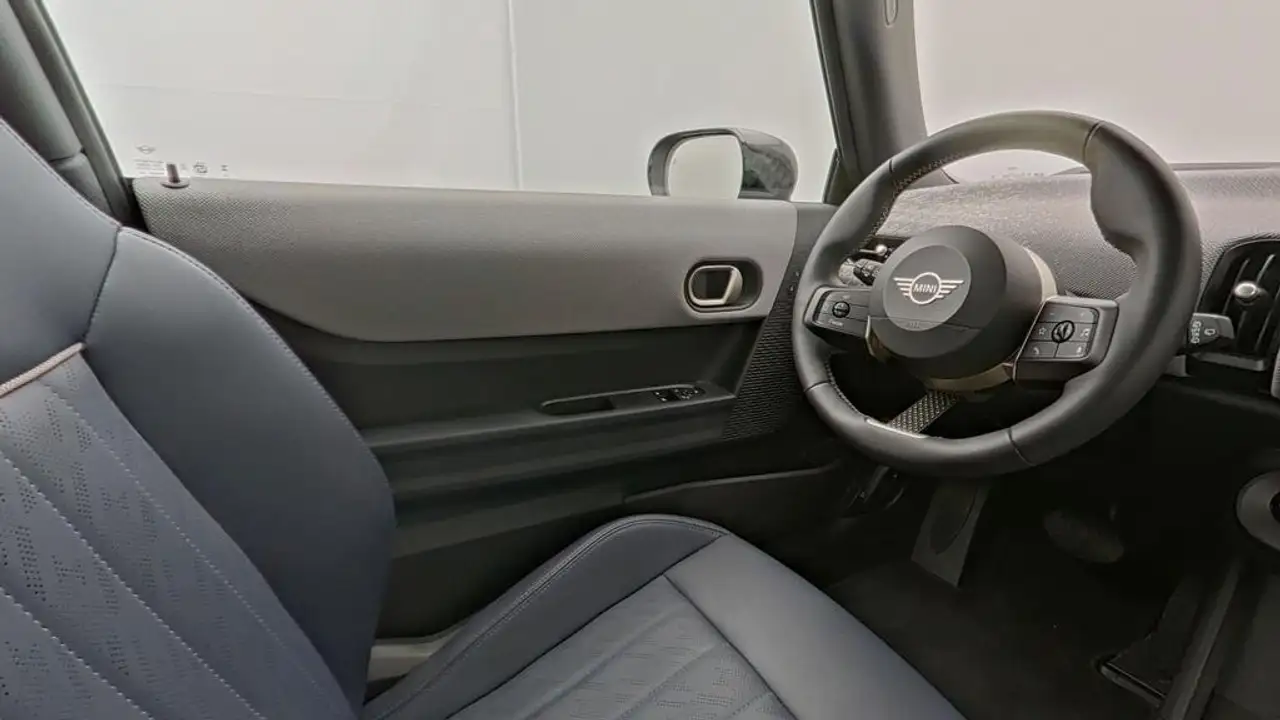 MINI Cooper S Favoured Trim 22