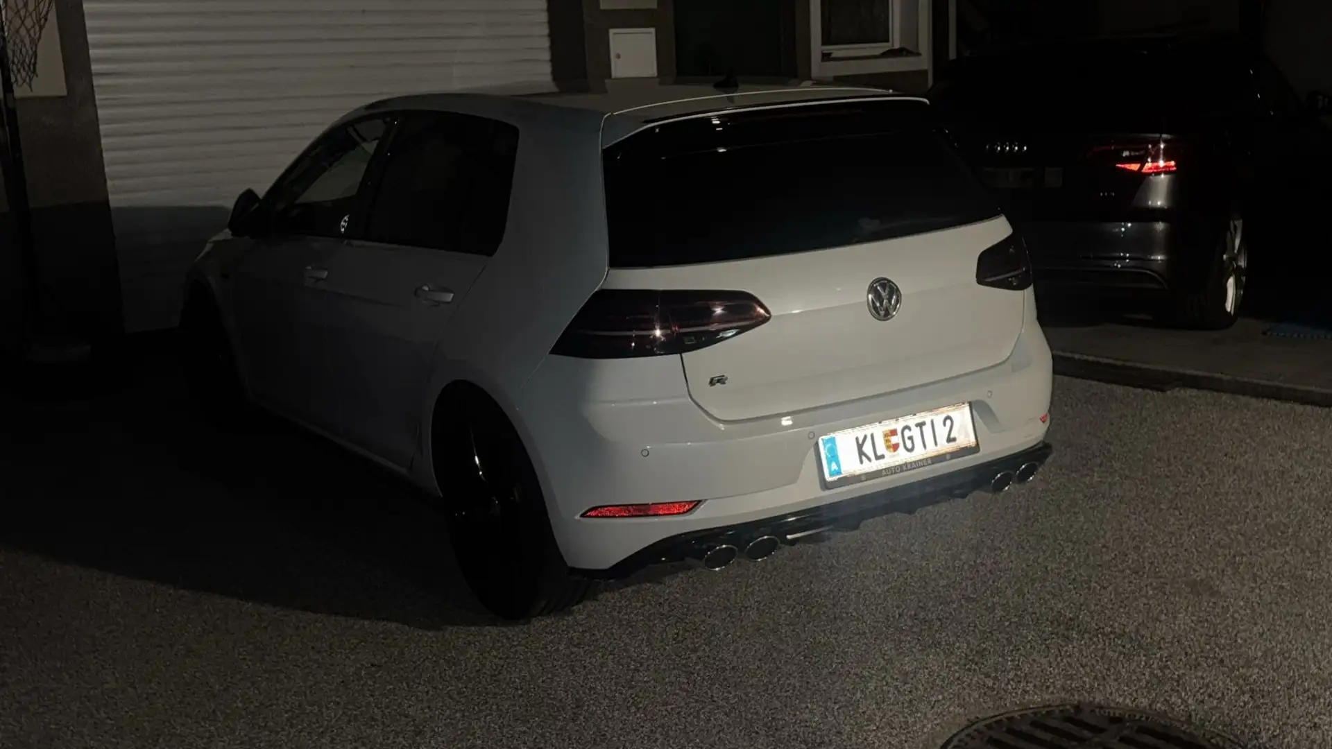 Volkswagen Golf R 2,0 TSI DSG ( Virtual Cockpit , DCC, Servicegepfl. Weiß - 2