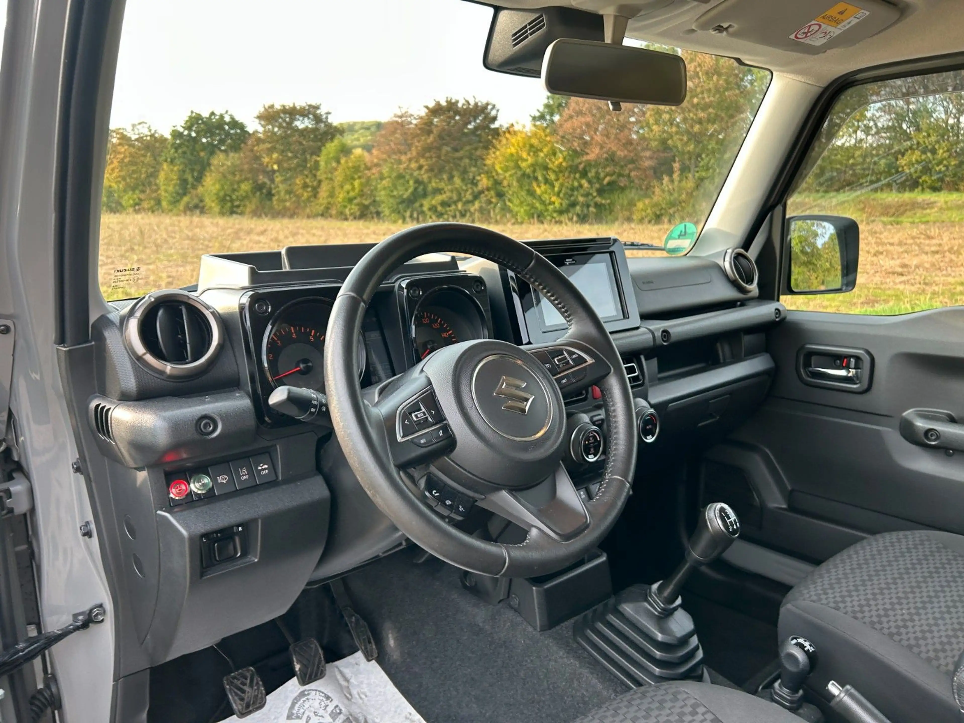 Suzuki Jimny Comfort+ AllGrip 1.5 Navi Höherlegung AHK — photo 13