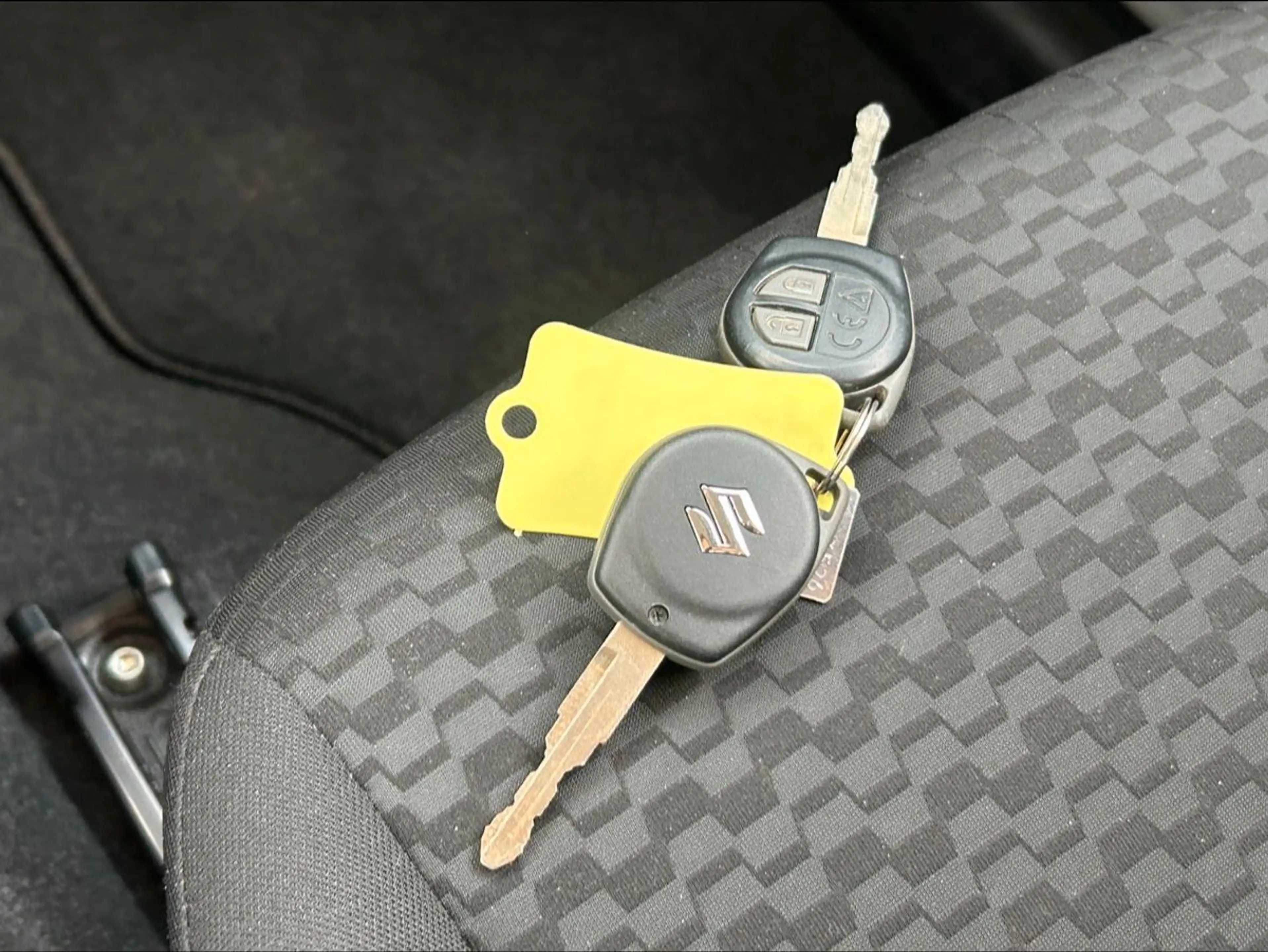 Suzuki Jimny Comfort+ AllGrip 1.5 Navi Höherlegung AHK — photo 33