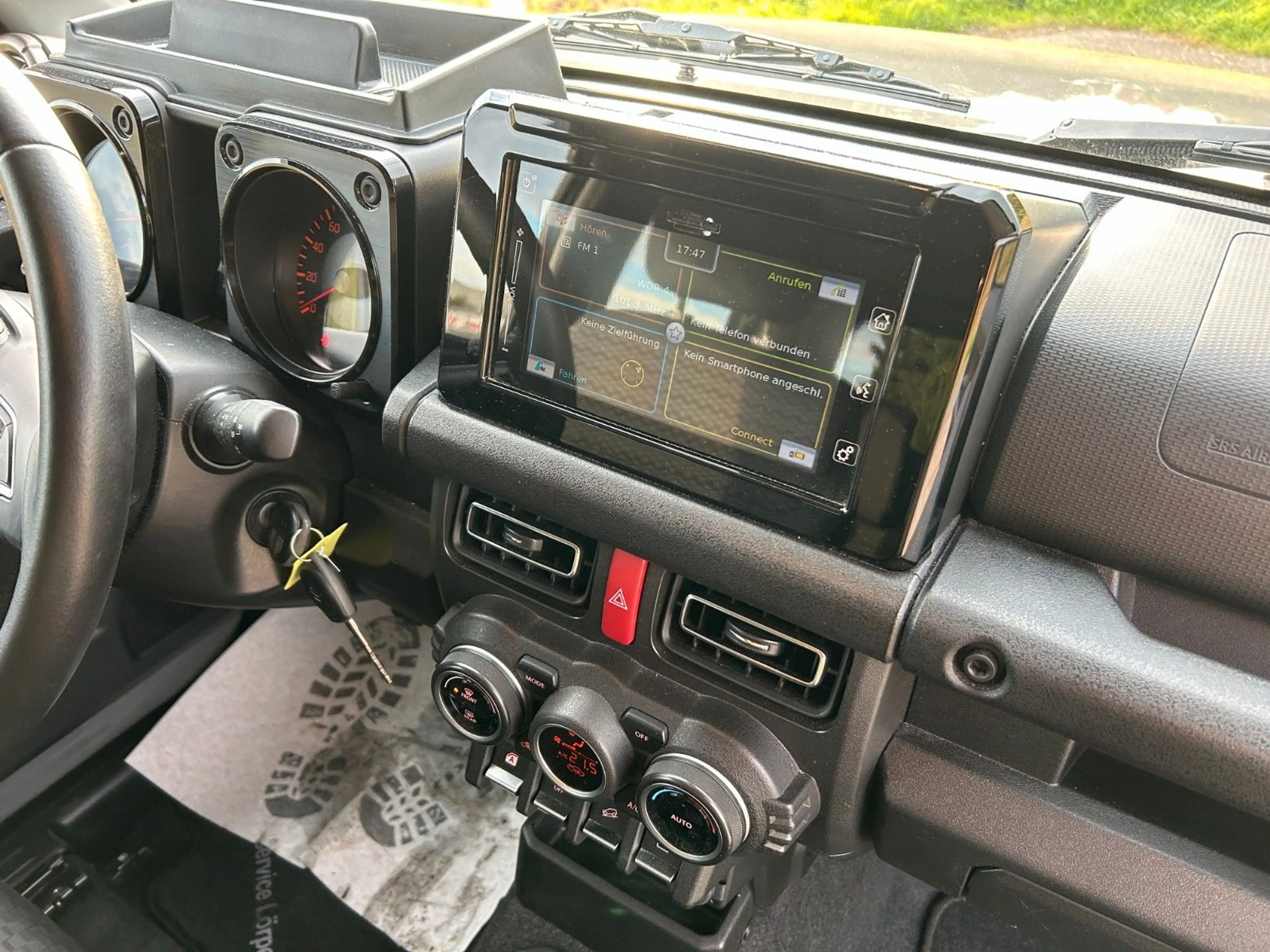 Suzuki Jimny Comfort+ AllGrip 1.5 Navi Höherlegung AHK — photo 21