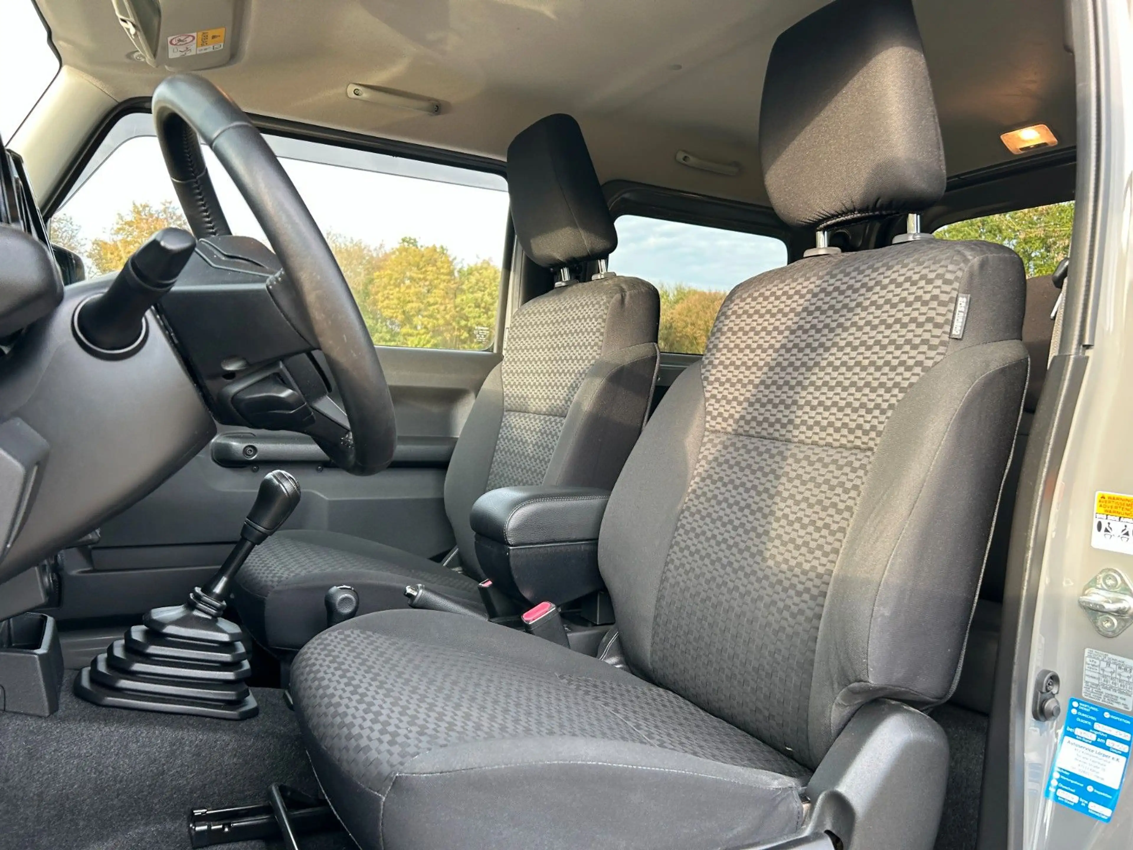Suzuki Jimny Comfort+ AllGrip 1.5 Navi Höherlegung AHK — photo 17