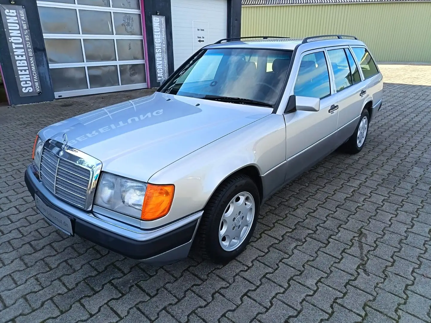 Mercedes-Benz 300 TDTurbo H-Zulassung ,TÜV neu, Silber - 1