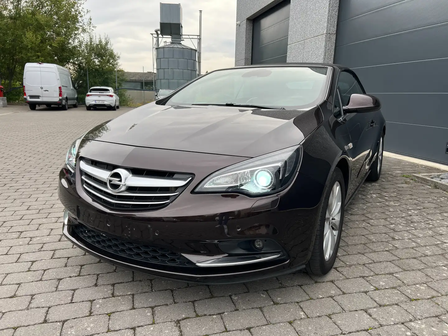 Opel Cascada Cascada 1.4 Turbo Innovation *MARCHAND OU EXPORTY* Brun - 1