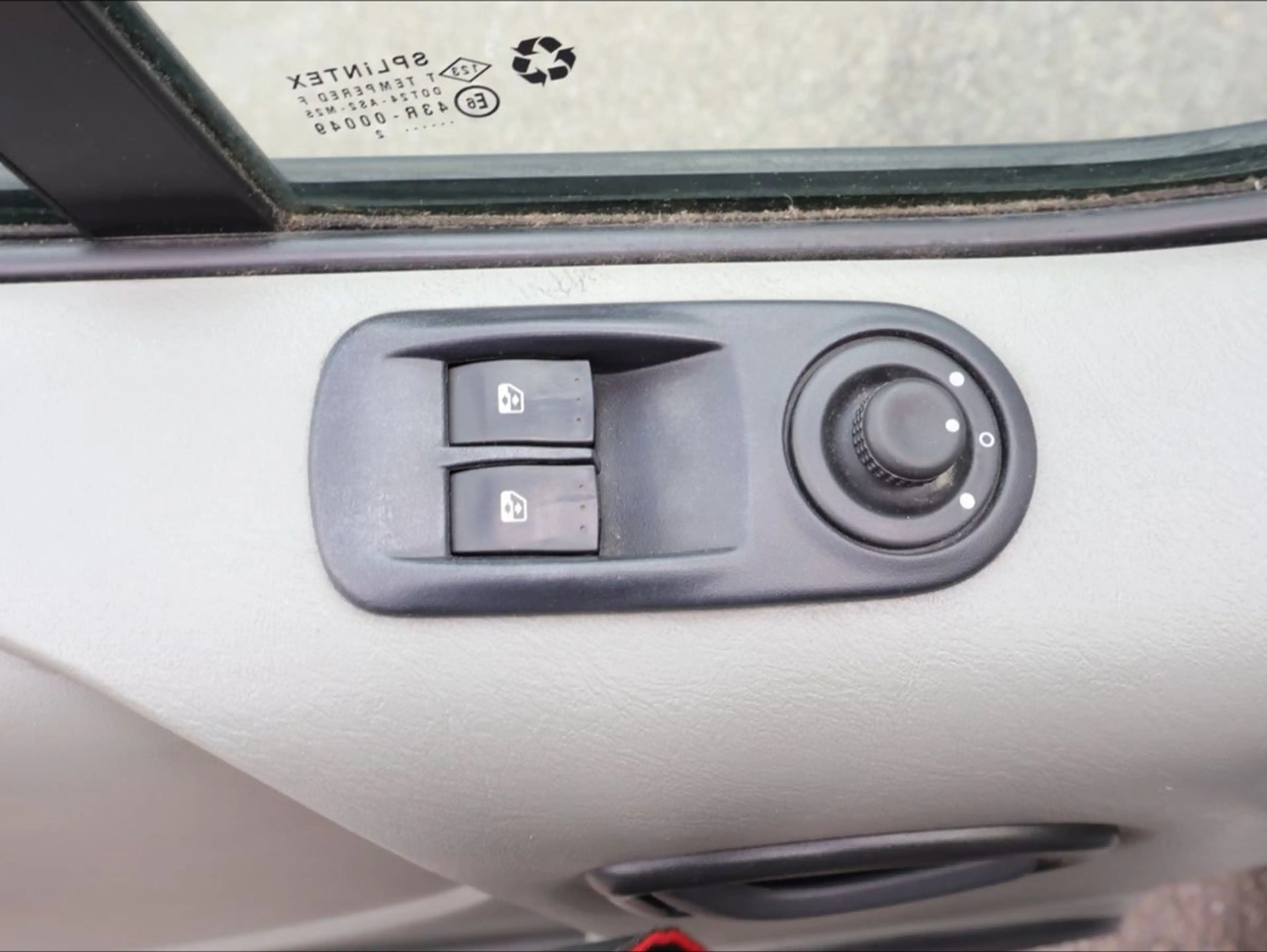 Nissan Primastar Kasten 2.0 dCi L1H1 2.7t Klima TÜV Neu — photo 15