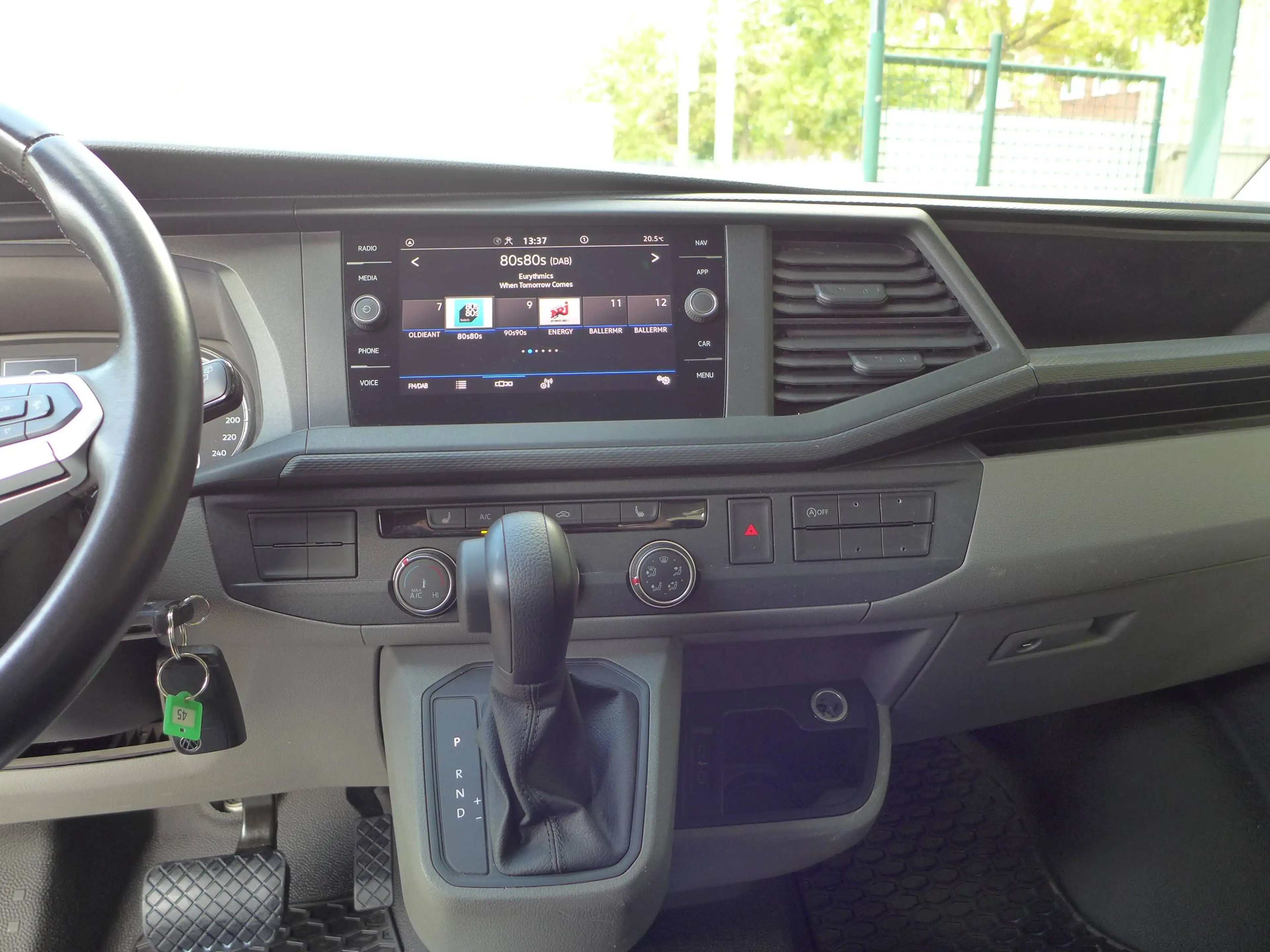 Volkswagen T6.1 Transporter Transporter T6.1 2.0 TDI DSG Kurz LED/NAVI/ACC/SideAssist — photo 11
