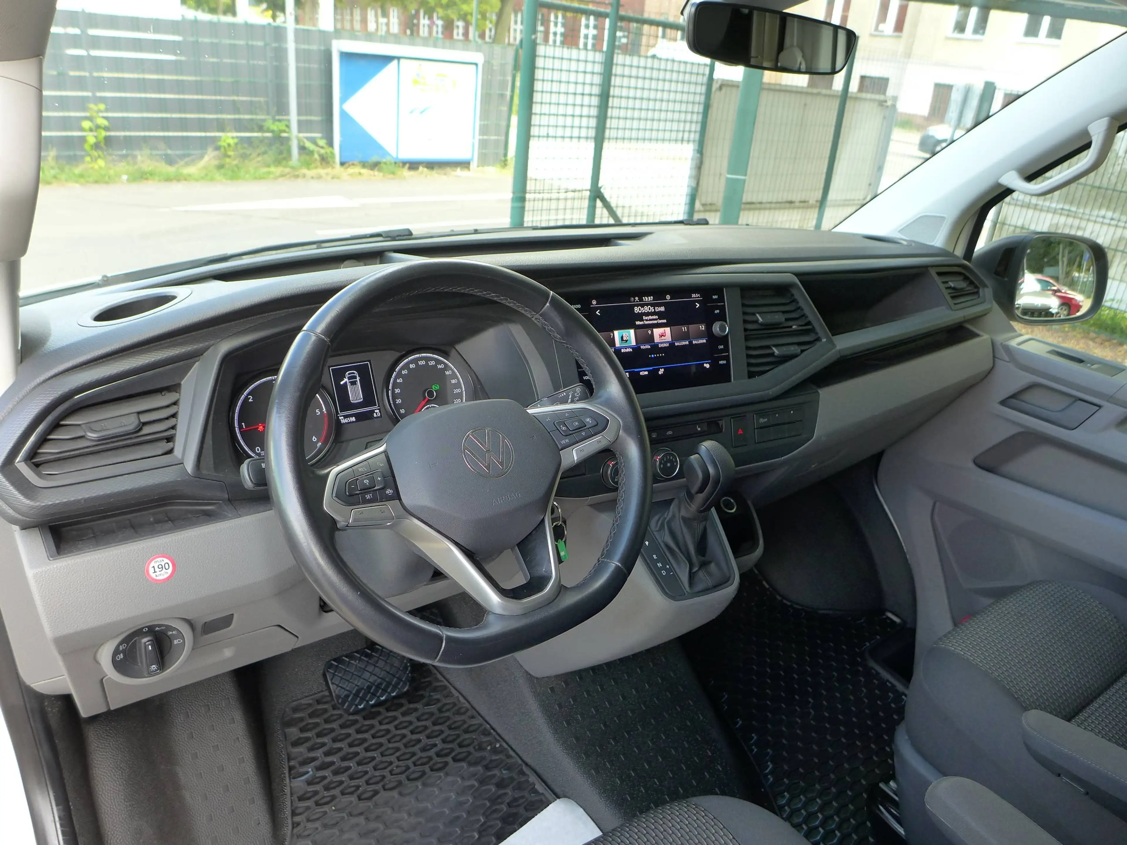 Volkswagen T6.1 Transporter Transporter T6.1 2.0 TDI DSG Kurz LED/NAVI/ACC/SideAssist — photo 9