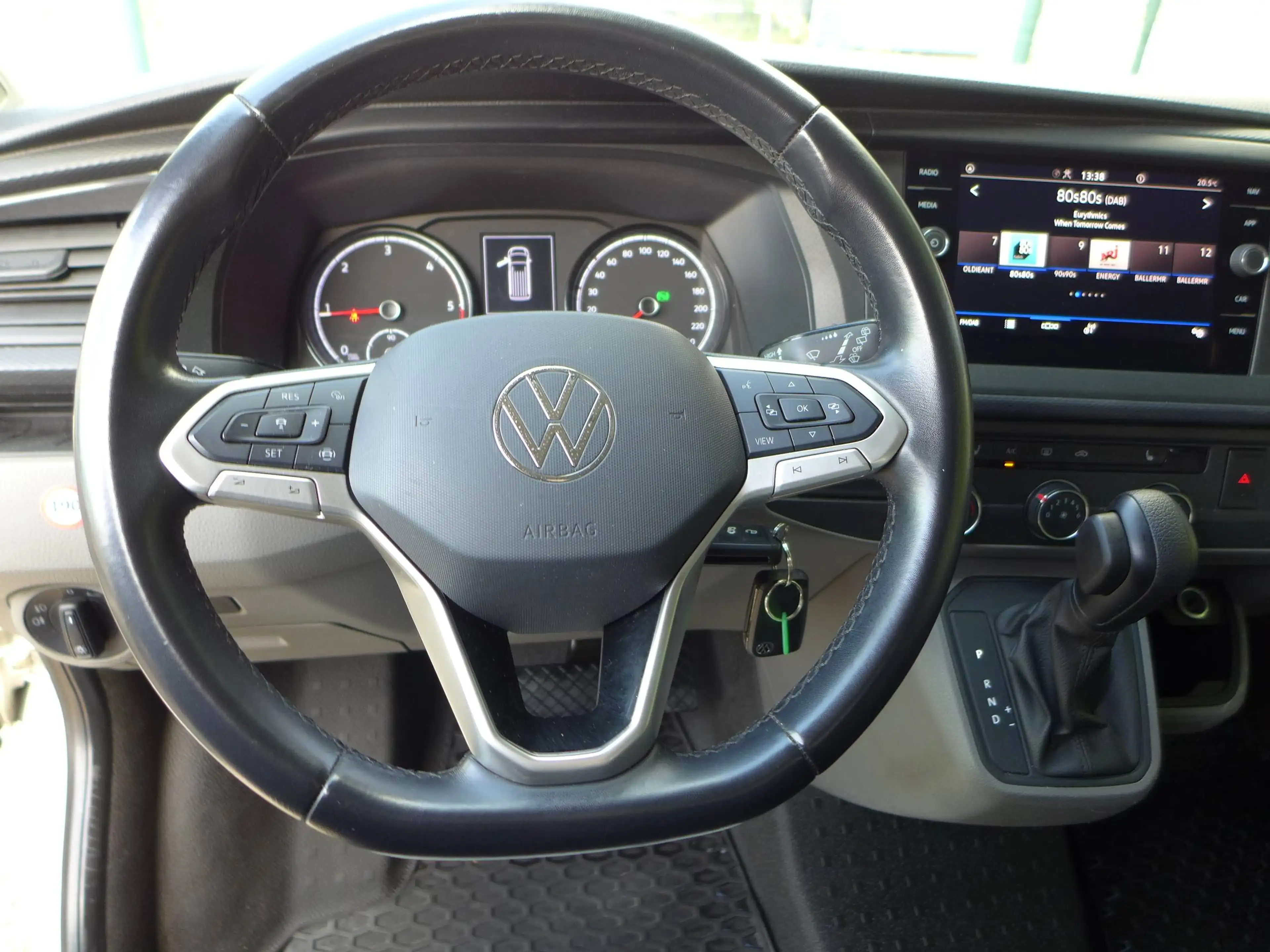 Volkswagen T6.1 Transporter Transporter T6.1 2.0 TDI DSG Kurz LED/NAVI/ACC/SideAssist — photo 12