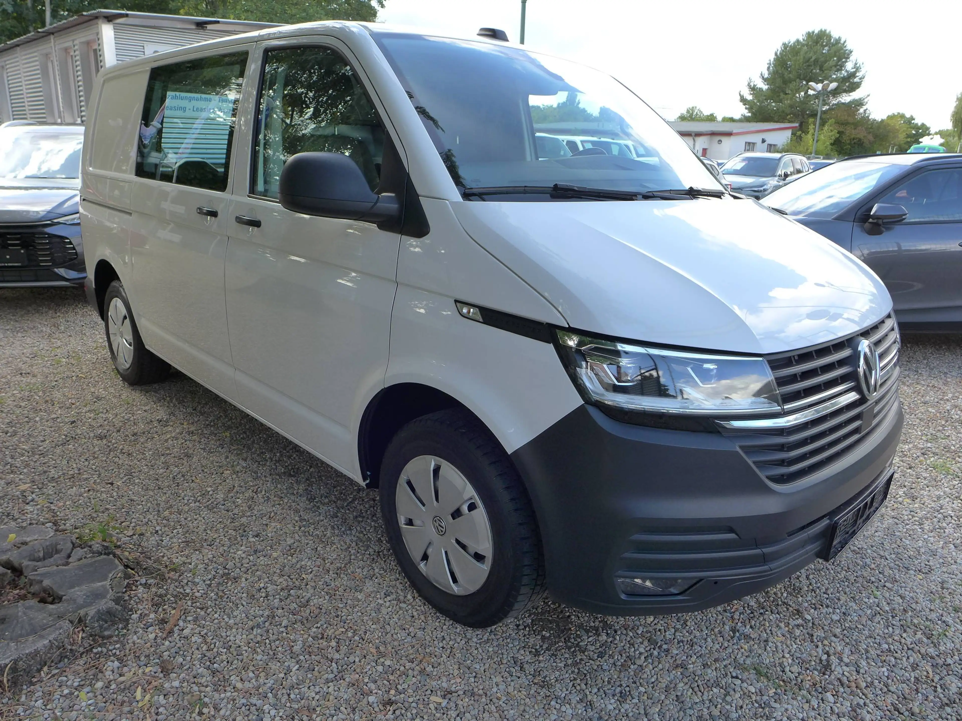 Volkswagen T6.1 Transporter Transporter T6.1 2.0 TDI DSG Kurz LED/NAVI/ACC/SideAssist — photo 3