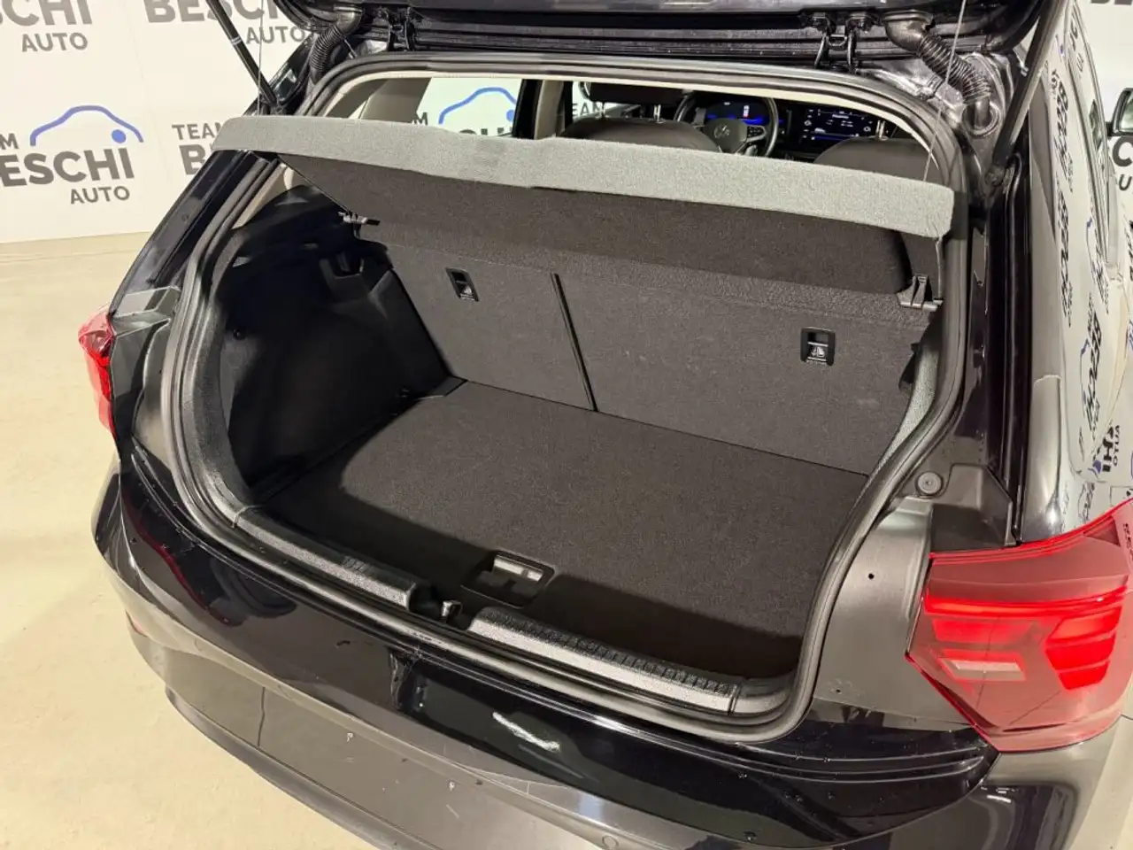 Volkswagen Polo 1.0 TSI DSG Life 9