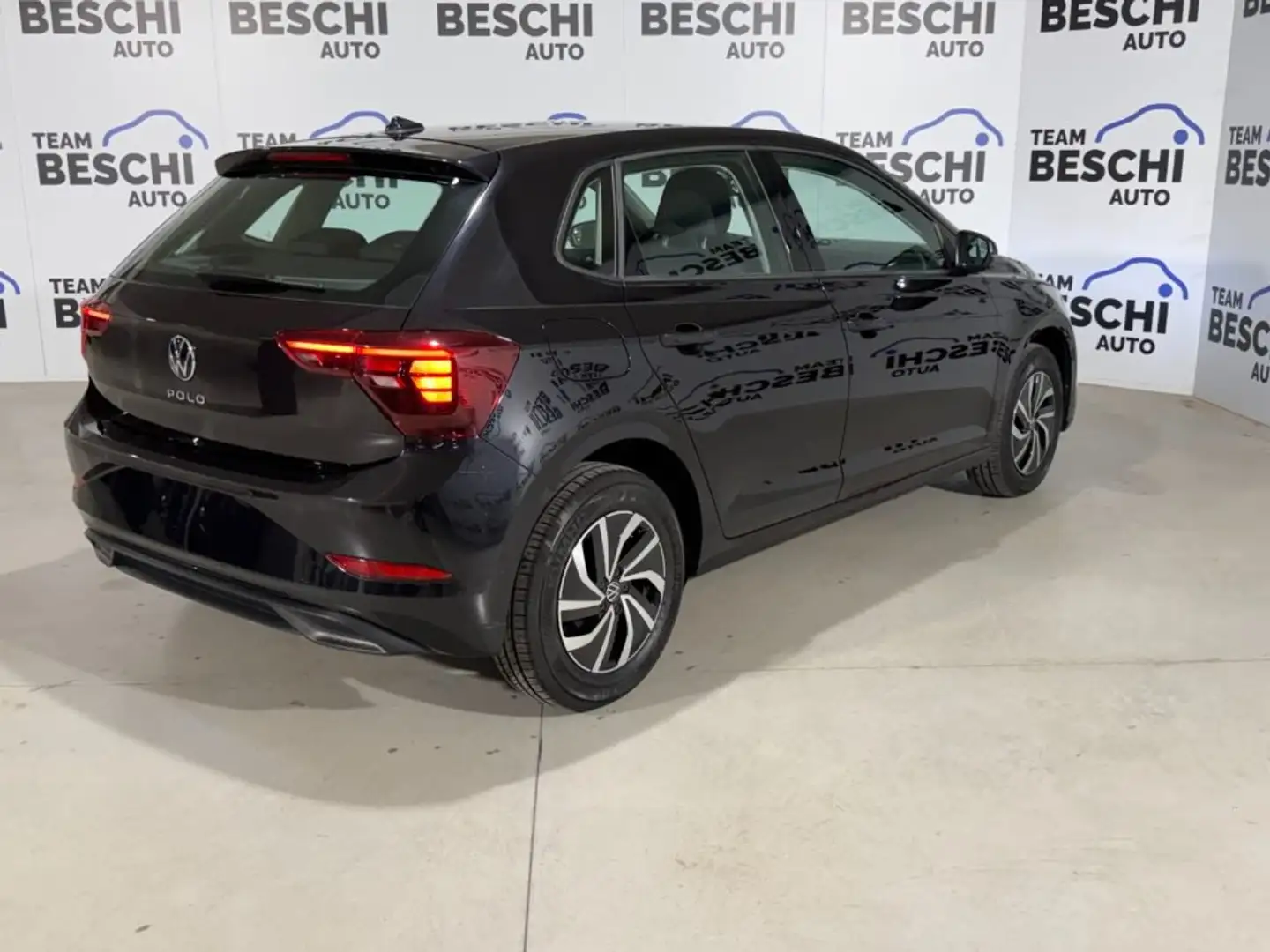 Volkswagen Polo 1.0 TSI DSG Life Negro - 2