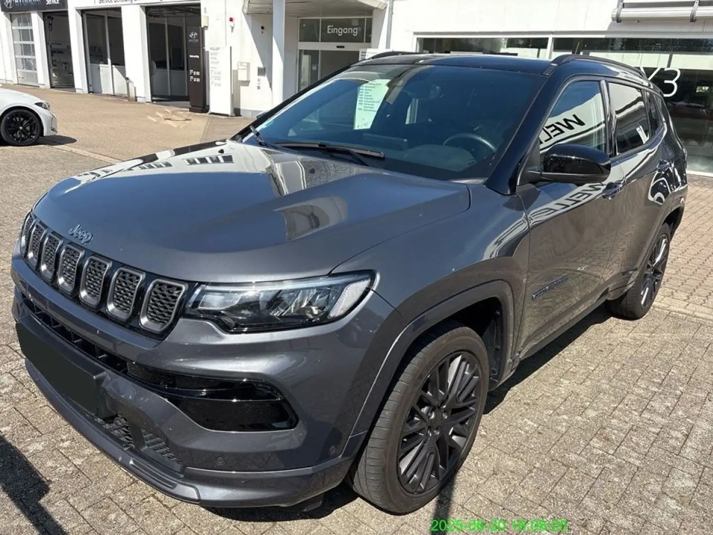 Jeep Compass 1.3 T4 4xe PHEV Pano,LED,Kam,Nav,Keyless Gris - 1