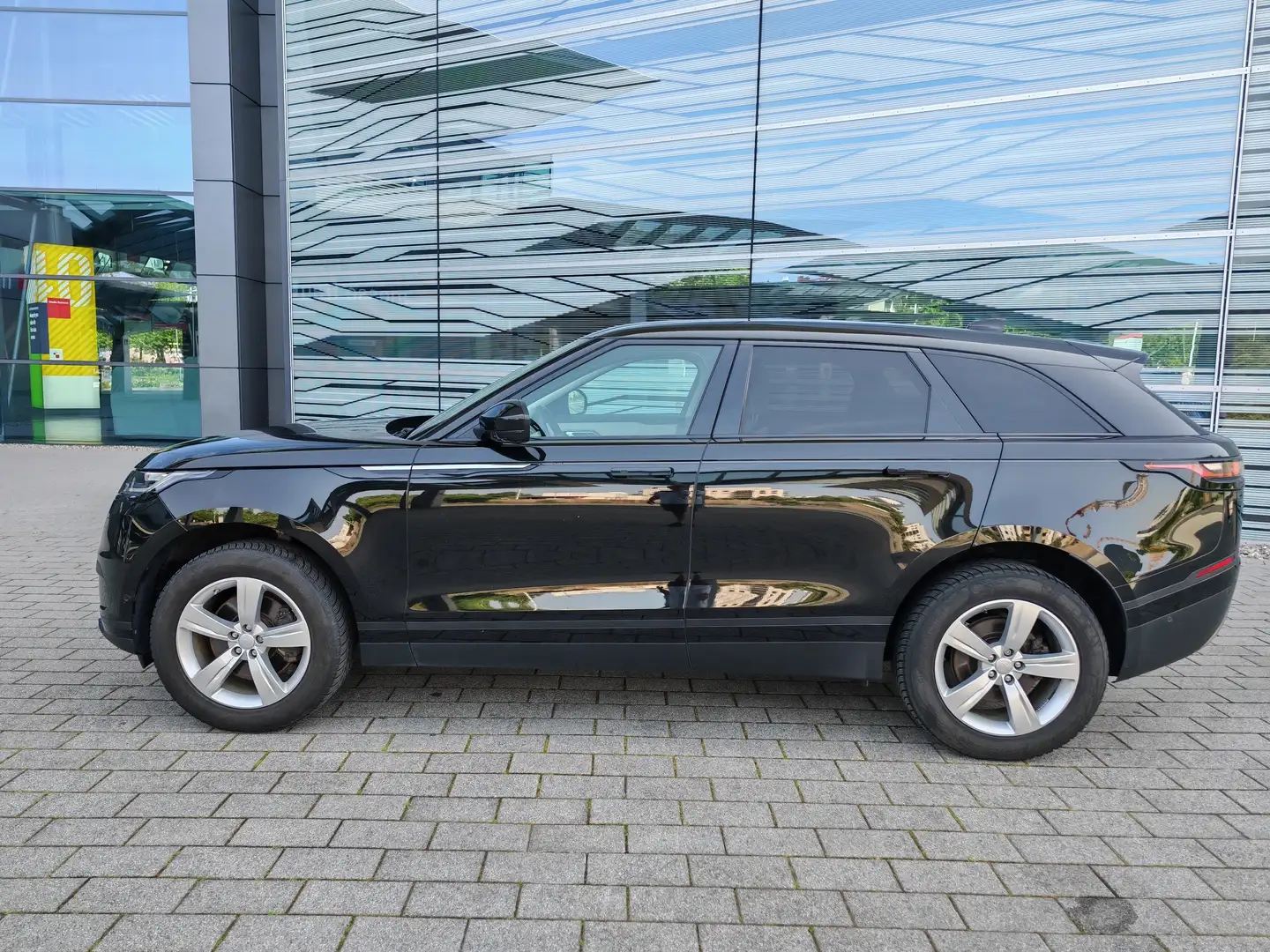 Land Rover Range Rover Velar 2.0d/Leder/LED/19" Noir - 2