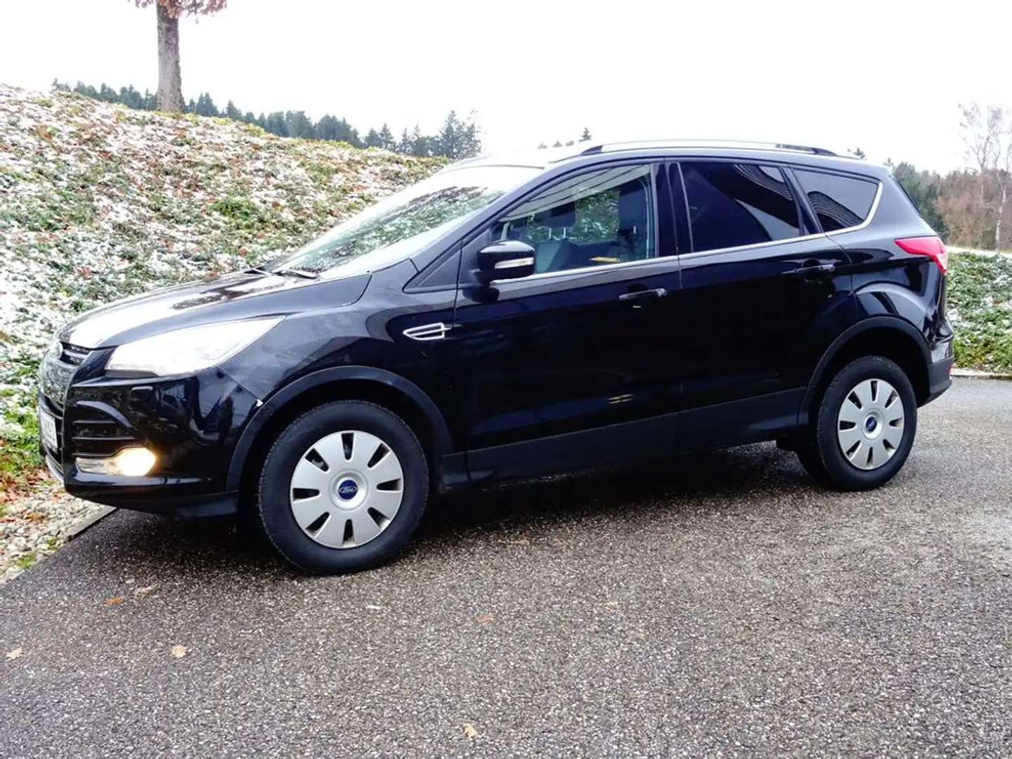 Ford Kuga 2,0 TDCi Titanium 4x4 Schwarz - 1