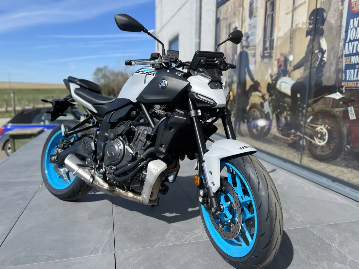 Yamaha MT-07 Gris - 1