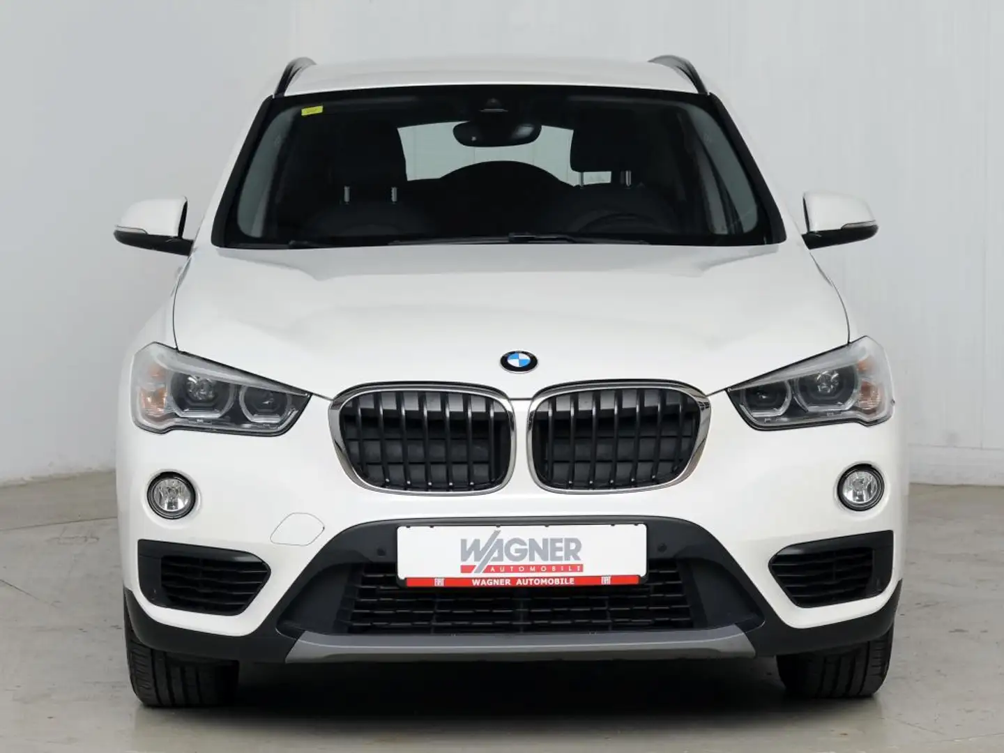 BMW X1 xDrive20d Aut. *AHK * Navi * 8-fach * LED* Blanc - 2