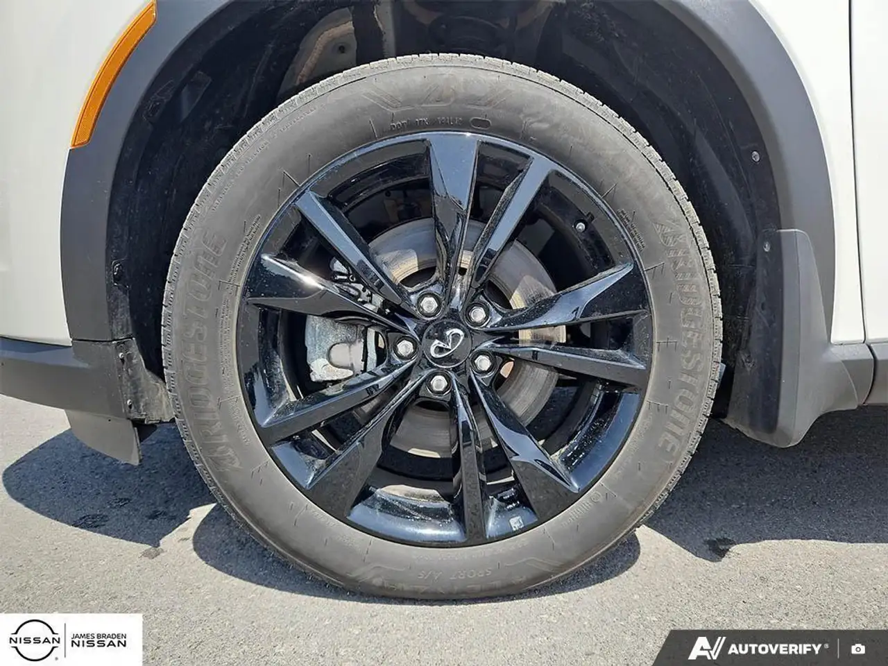 Infiniti QX60 снимка Infiniti QX60