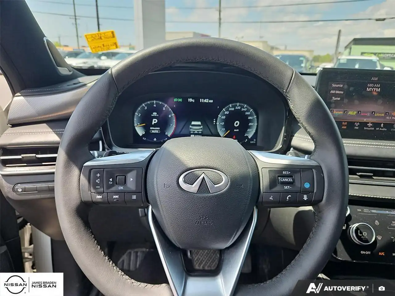 Infiniti QX60 снимка Infiniti QX60