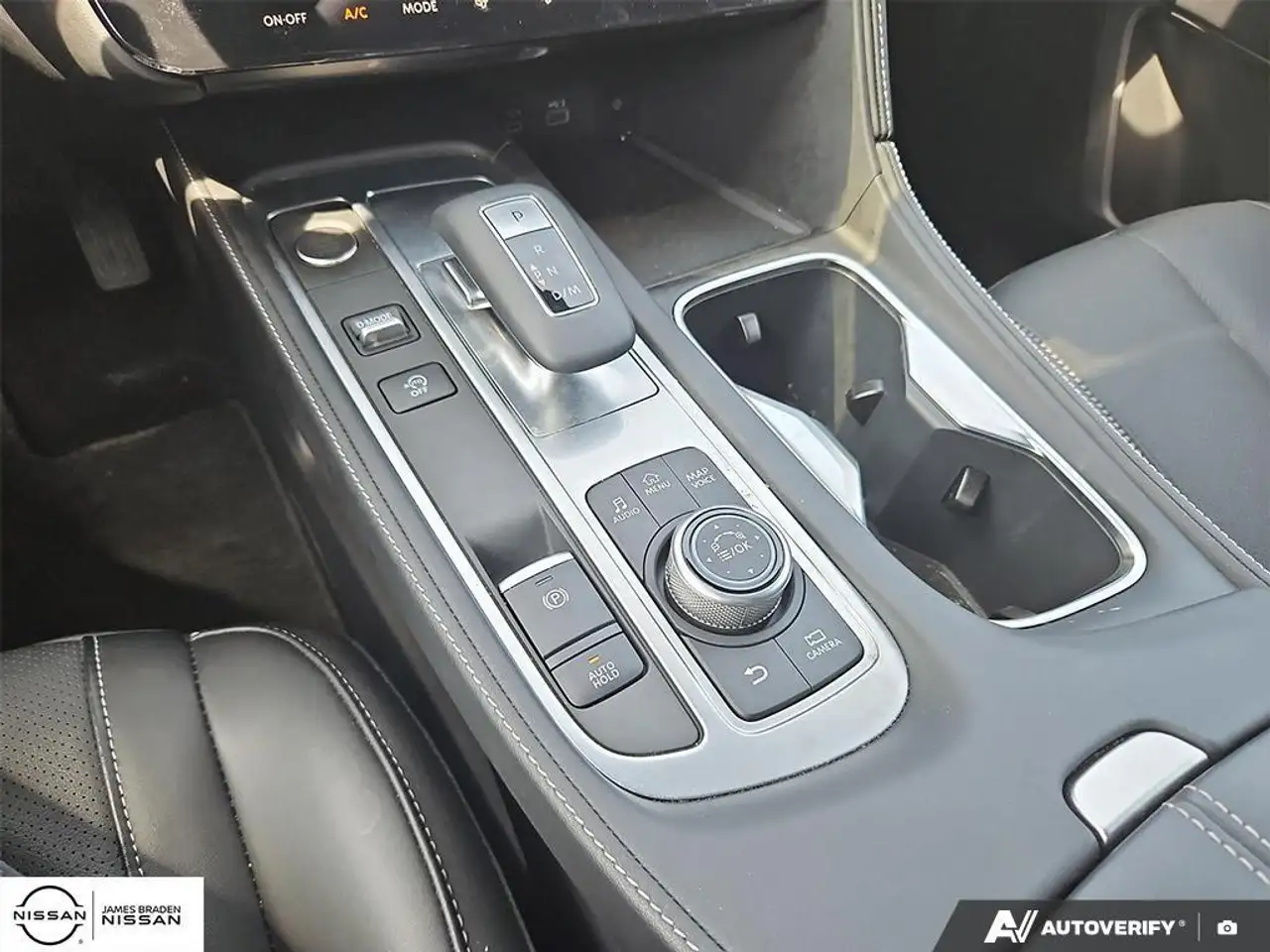 Infiniti QX60 снимка Infiniti QX60