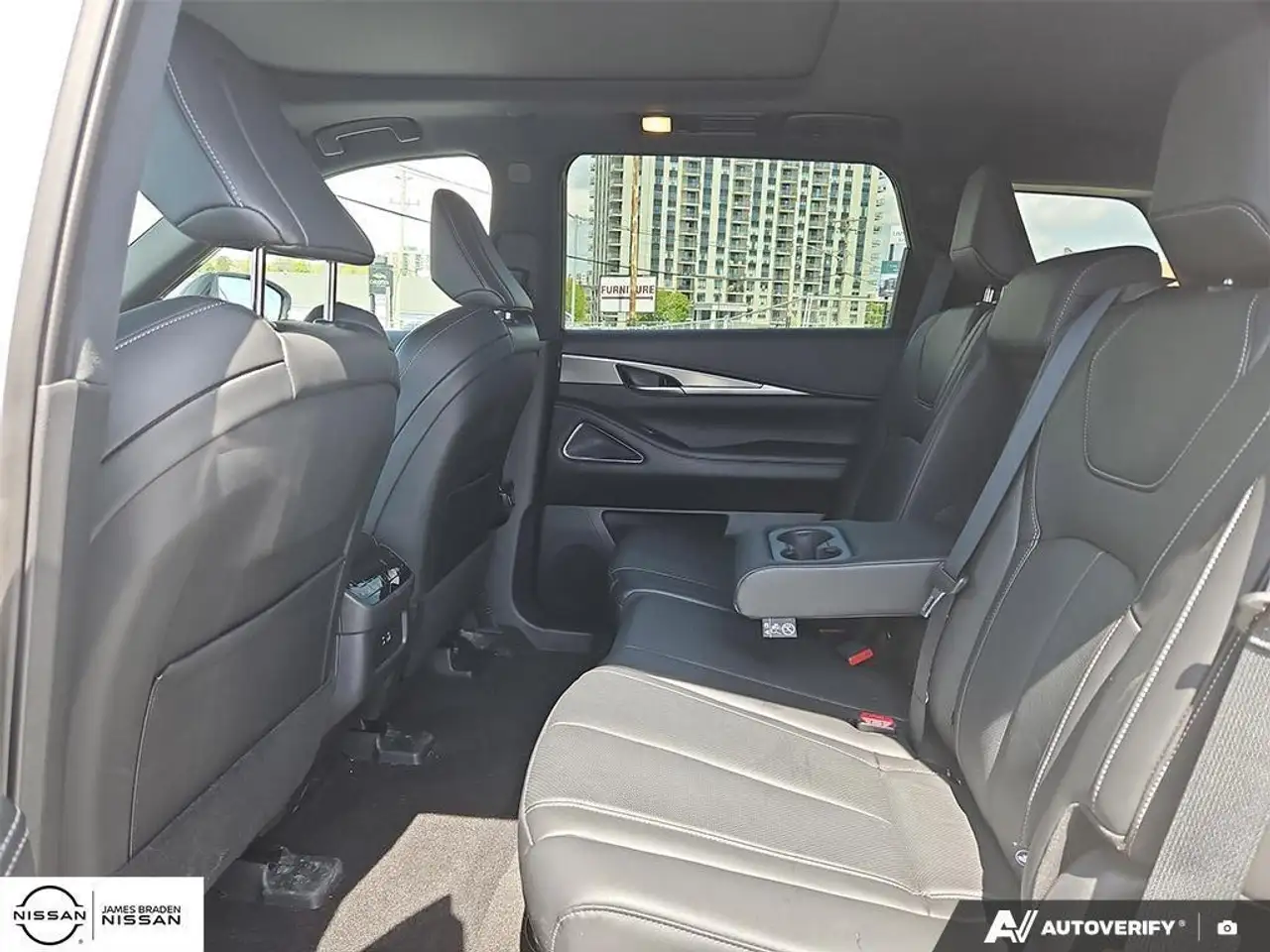 Infiniti QX60 снимка Infiniti QX60