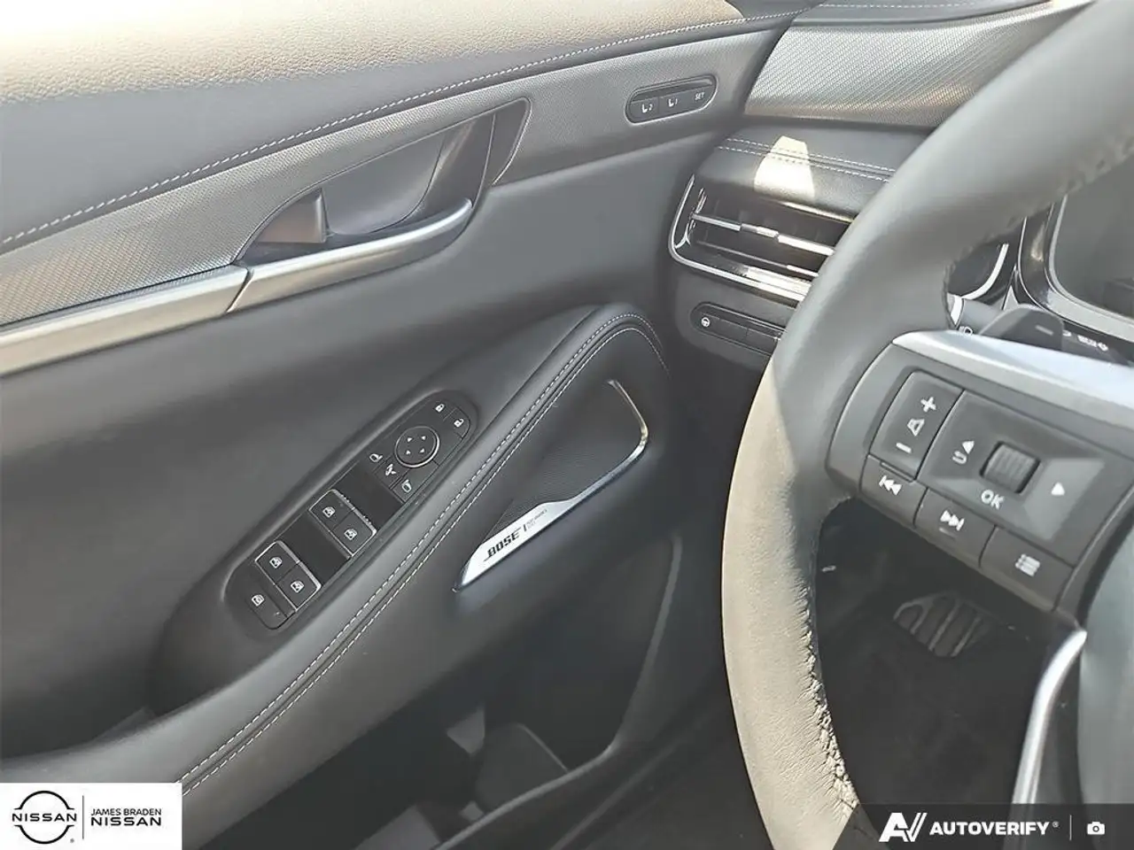 Infiniti QX60 снимка Infiniti QX60