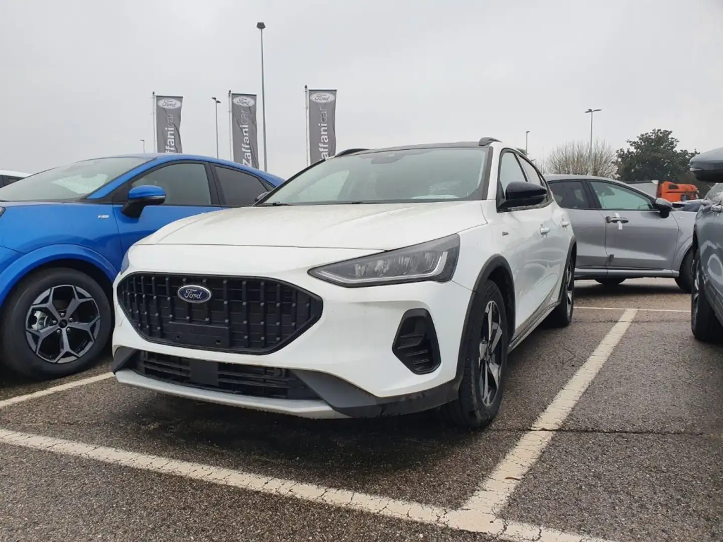 Ford Focus 1.0 EcoBoost Hybrid 125 CV 5p. Active X Bianco - 2