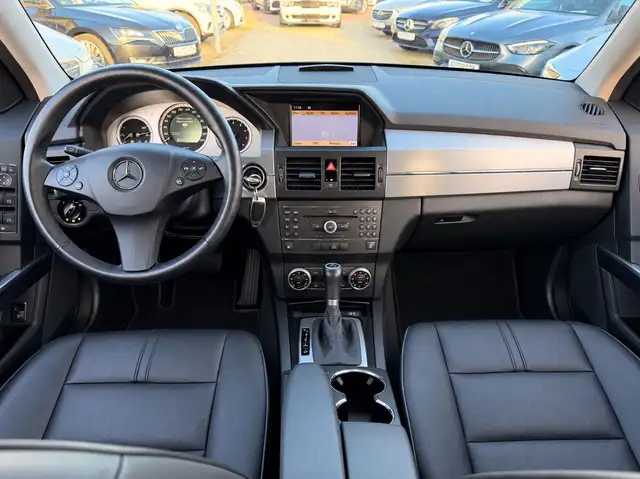 Mercedes-Benz GLK view 10