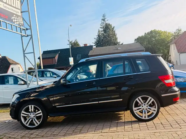 Mercedes-Benz GLK view 4