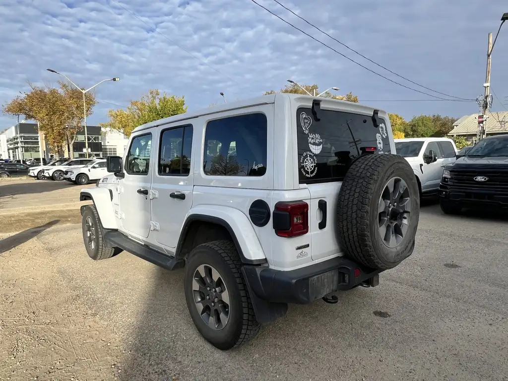 2021 Jeep Wrangler Unlimited Sahara | Heated Steering Wheel | Auxilia — photo 6