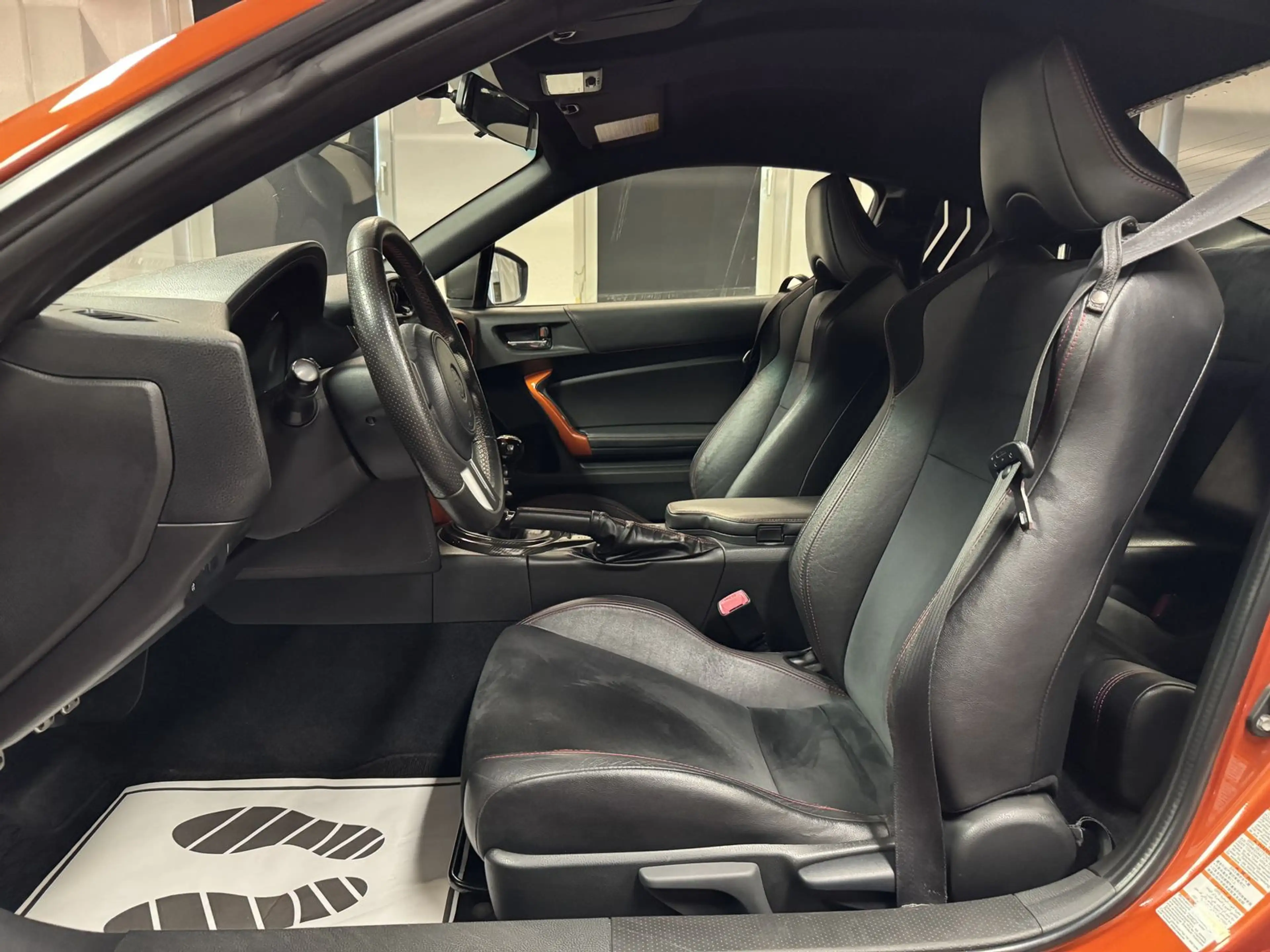 Toyota GT86 TRD*EIBACH*S.ABGAS*KAMERA*SHZ* — photo 11
