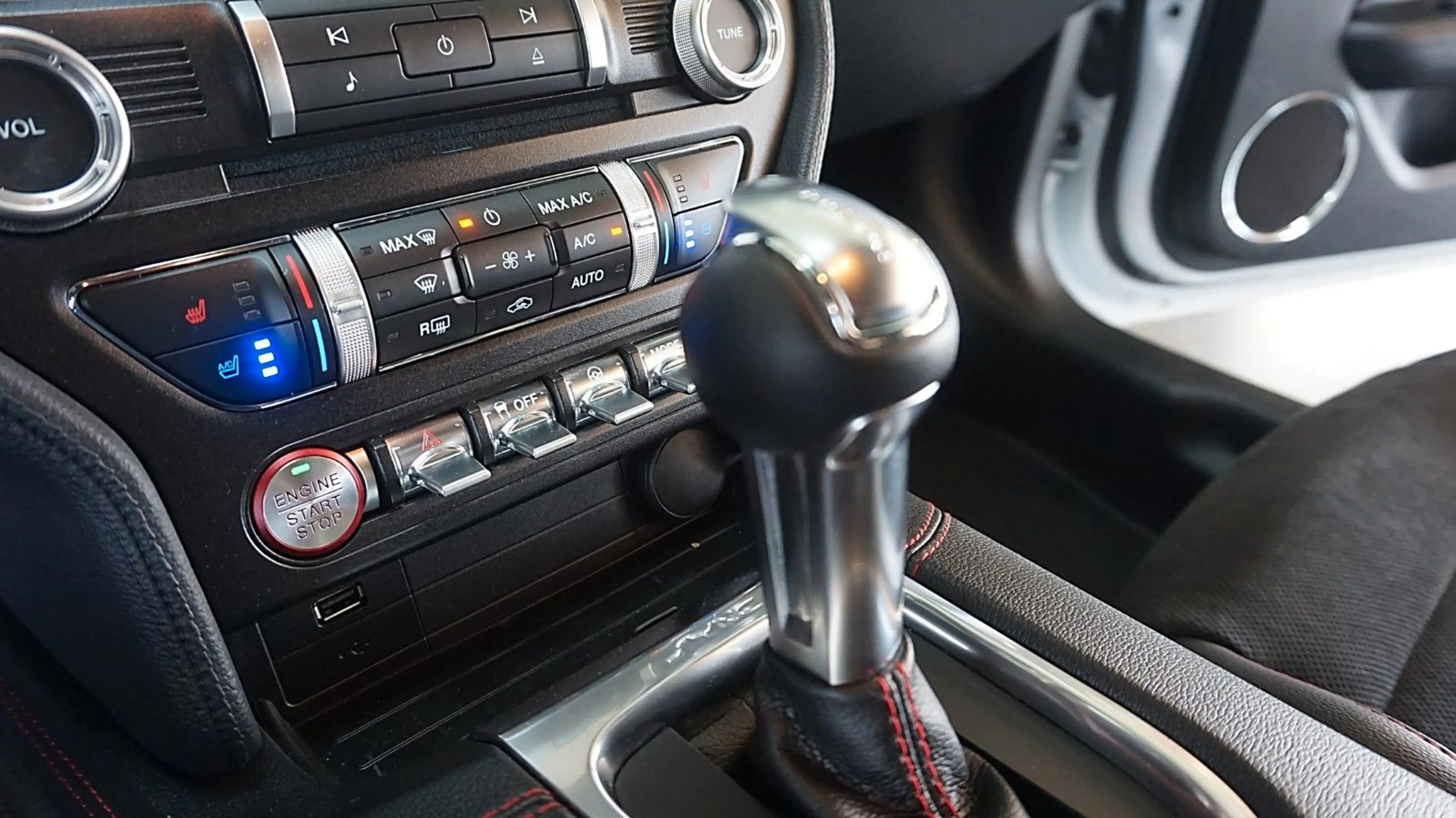 Ford Mustang 5.0 V8 California*Digi*Tempo*Alu19* — photo 16