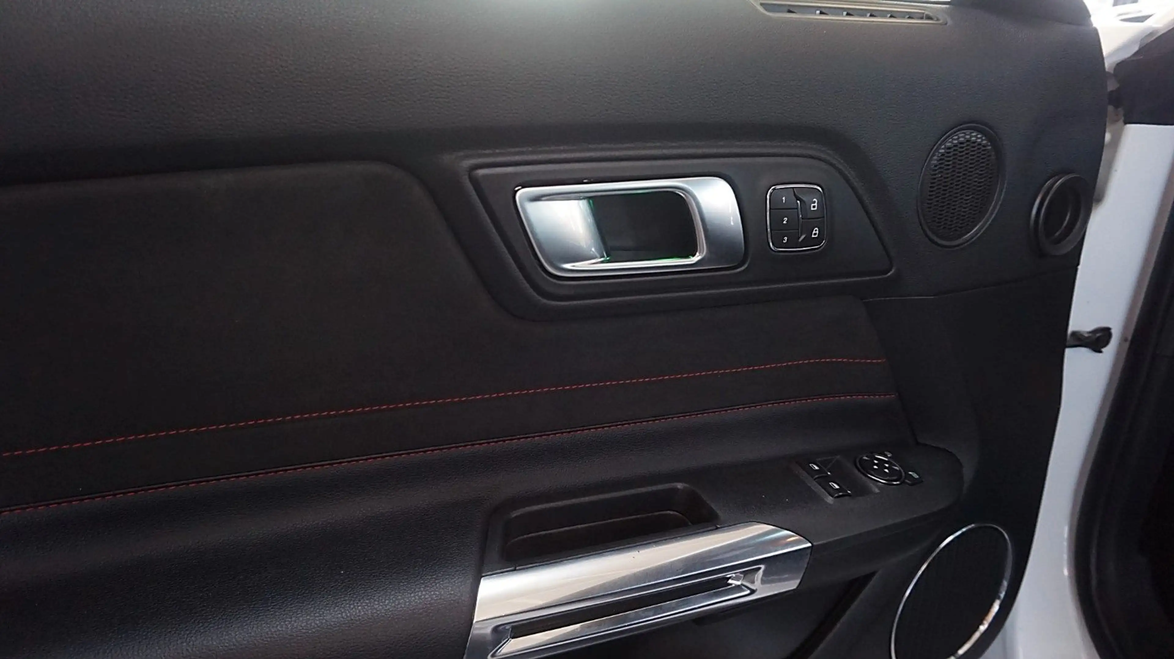 Ford Mustang 5.0 V8 California*Digi*Tempo*Alu19* — photo 23