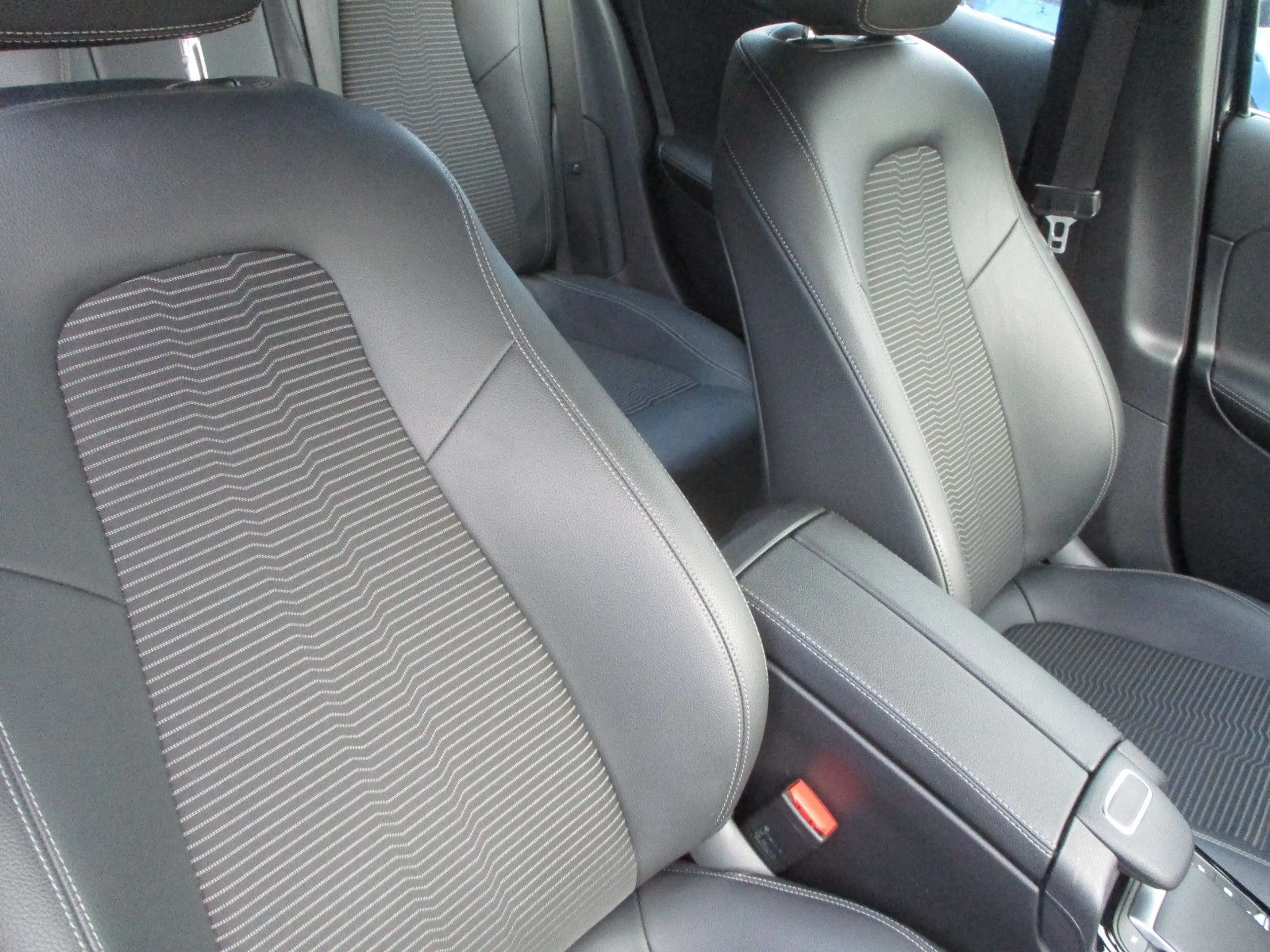 Mercedes-Benz A 180 d NAVI LEDER KAMERA TEMP SPURH SITZH PDC — photo 11