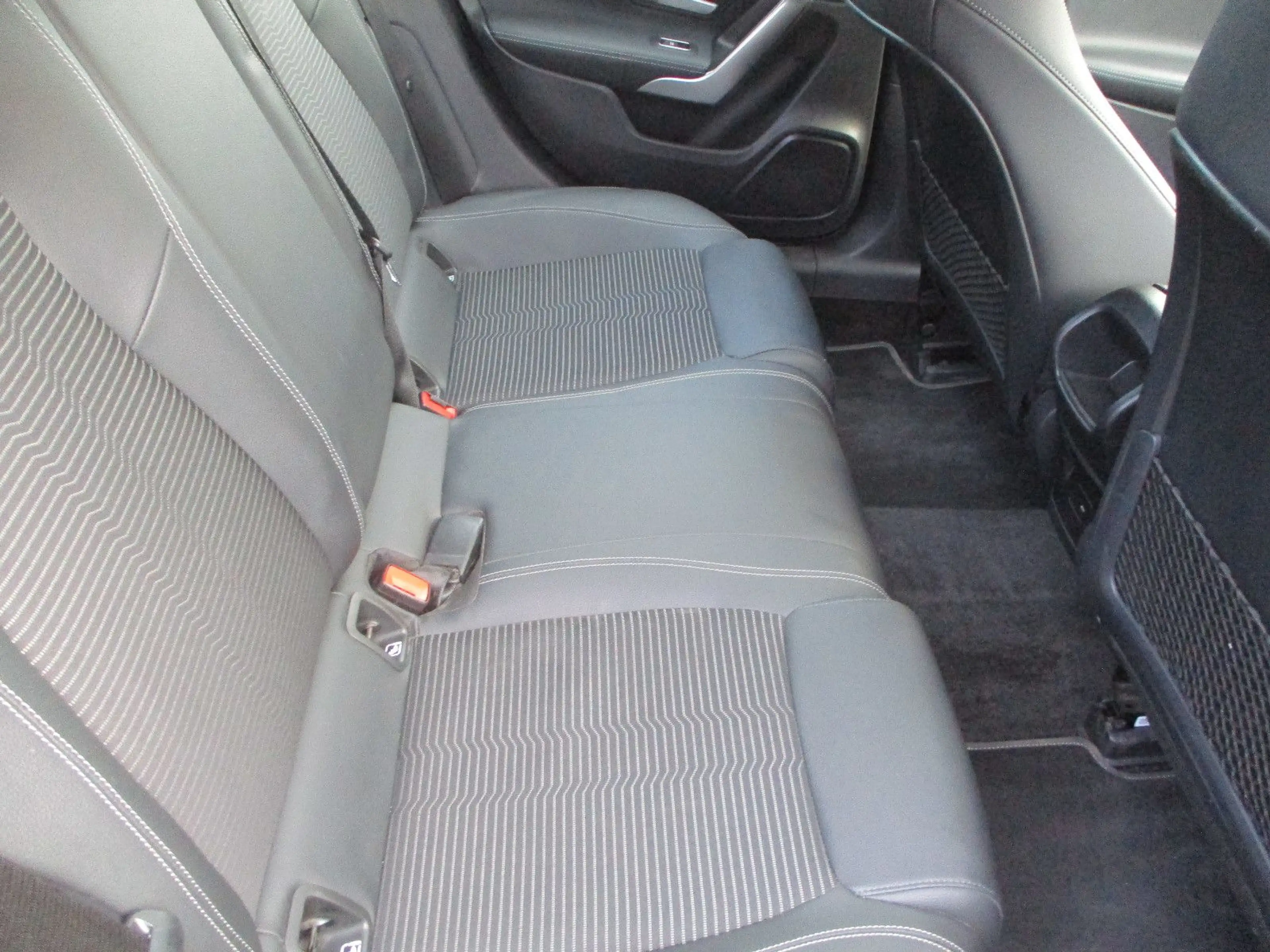 Mercedes-Benz A 180 d NAVI LEDER KAMERA TEMP SPURH SITZH PDC — photo 10