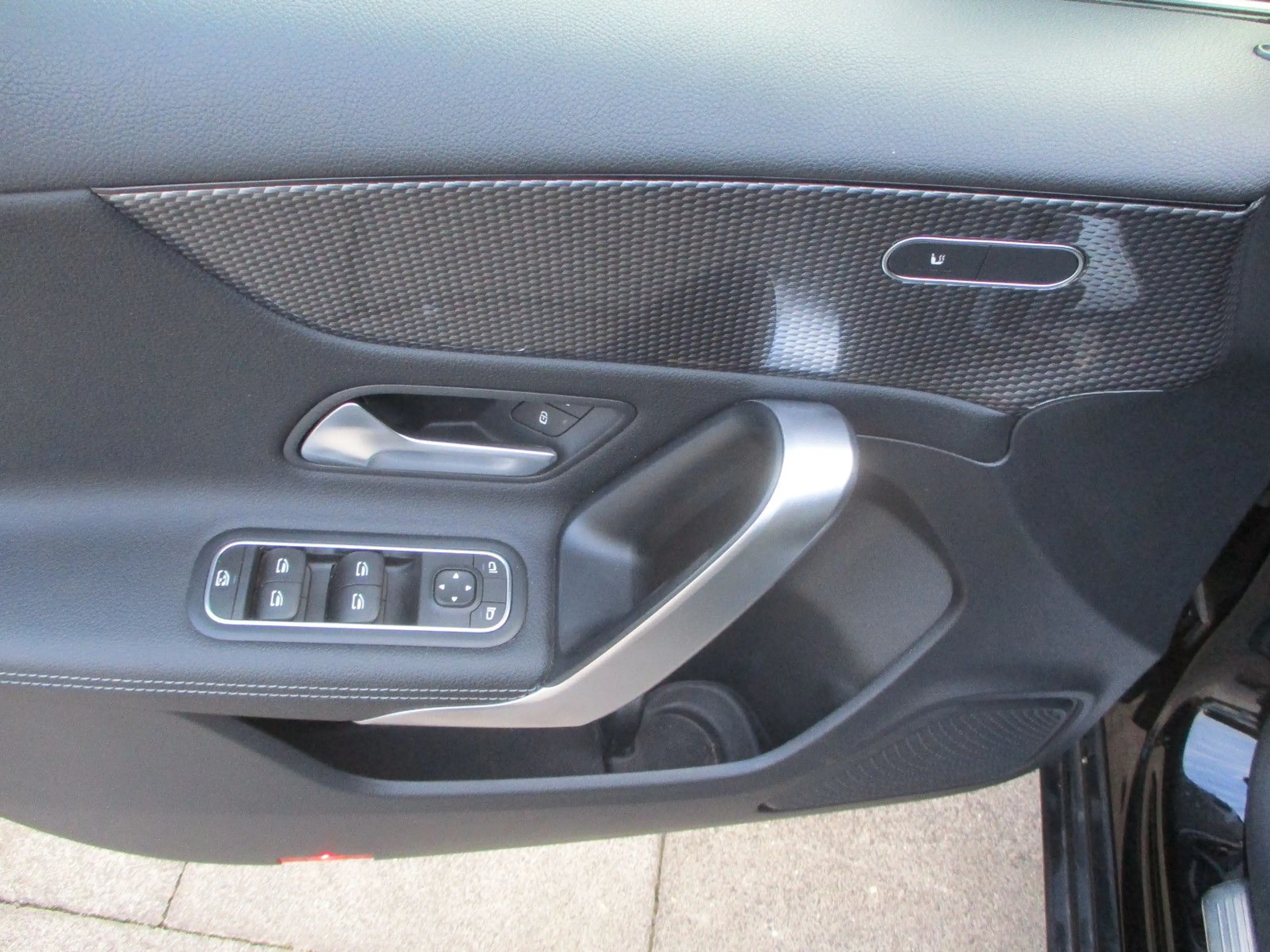 Mercedes-Benz A 180 d NAVI LEDER KAMERA TEMP SPURH SITZH PDC — photo 7