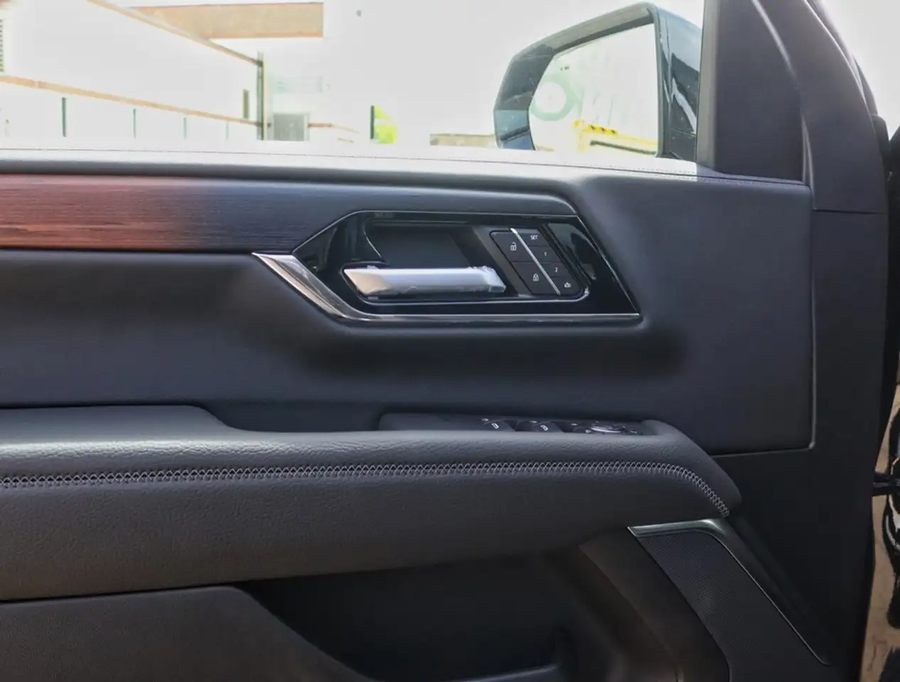 GMC Yukon снимка GMC Yukon