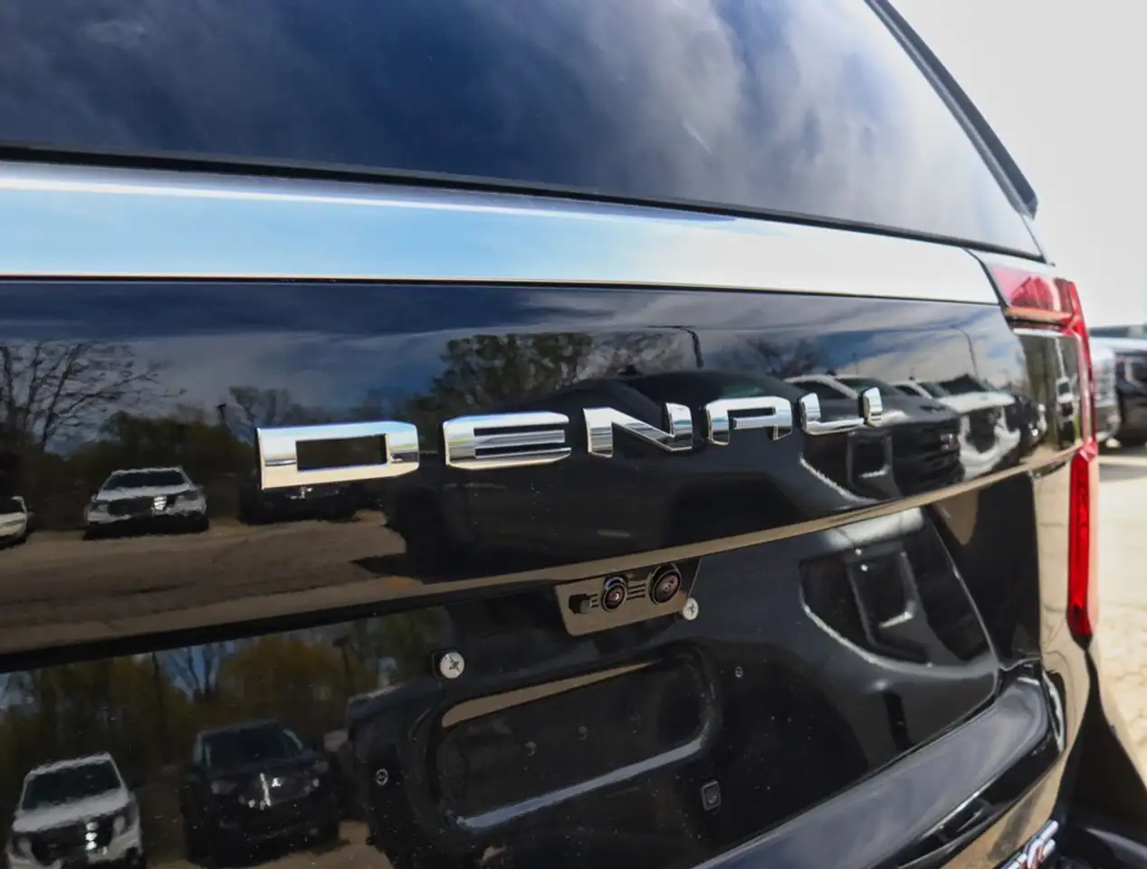 GMC Yukon снимка GMC Yukon