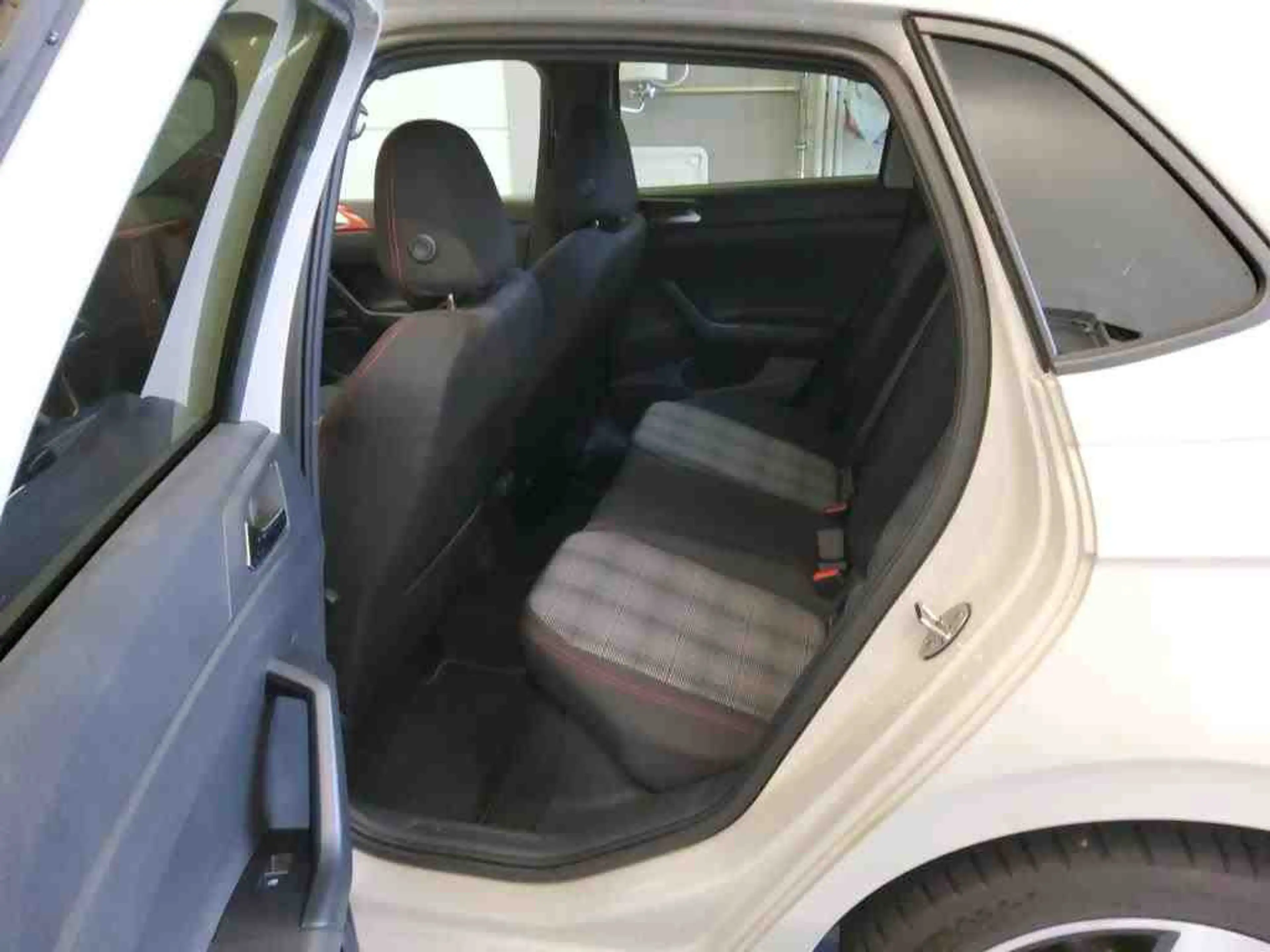 Volkswagen Polo GTI +LED-MATRIX+ASSISTS+ROOFPACK+VIRTUAL+DA — photo 4