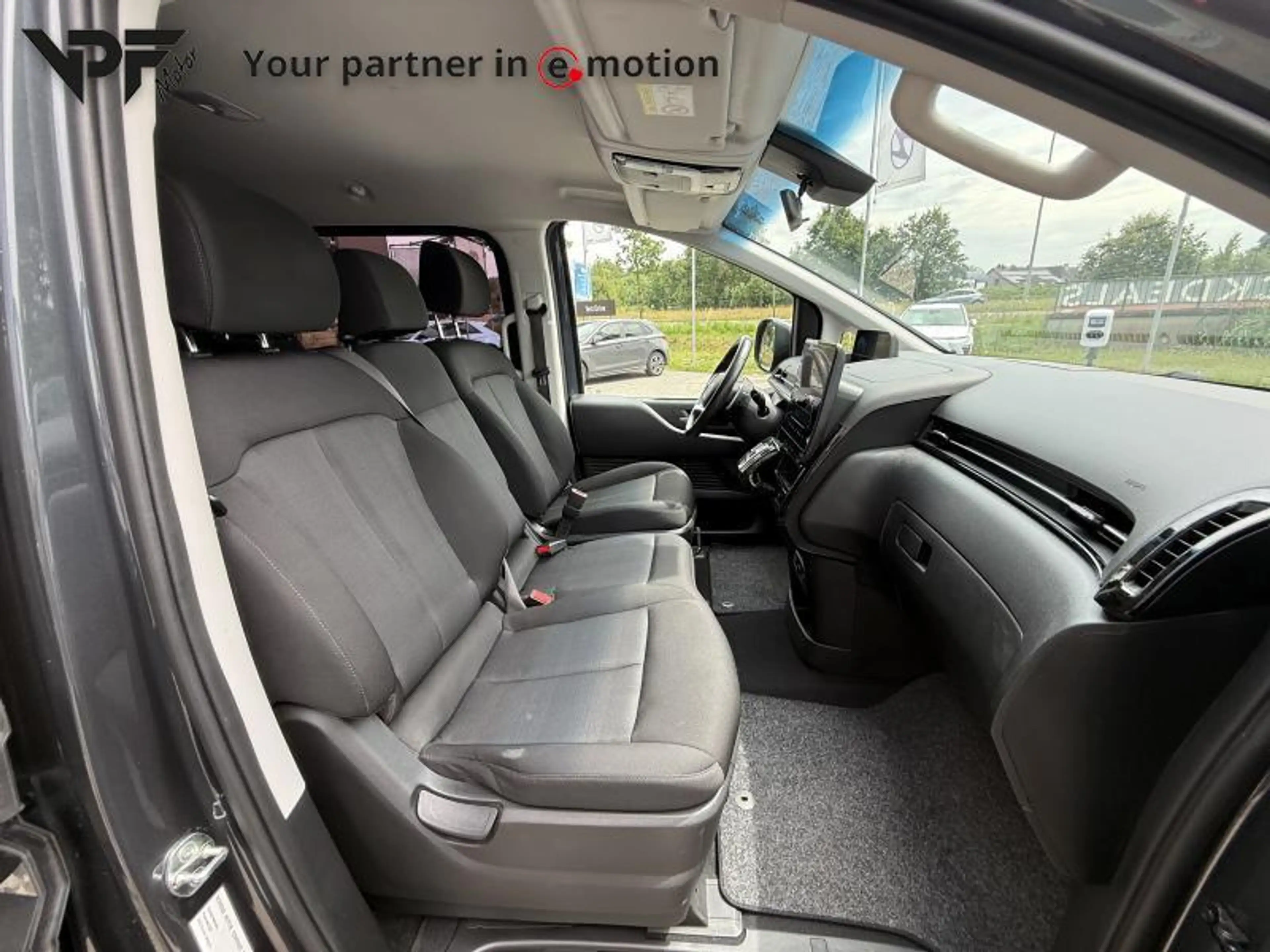 Hyundai STARIA Techno 6 persoons lichtevracht — photo 8