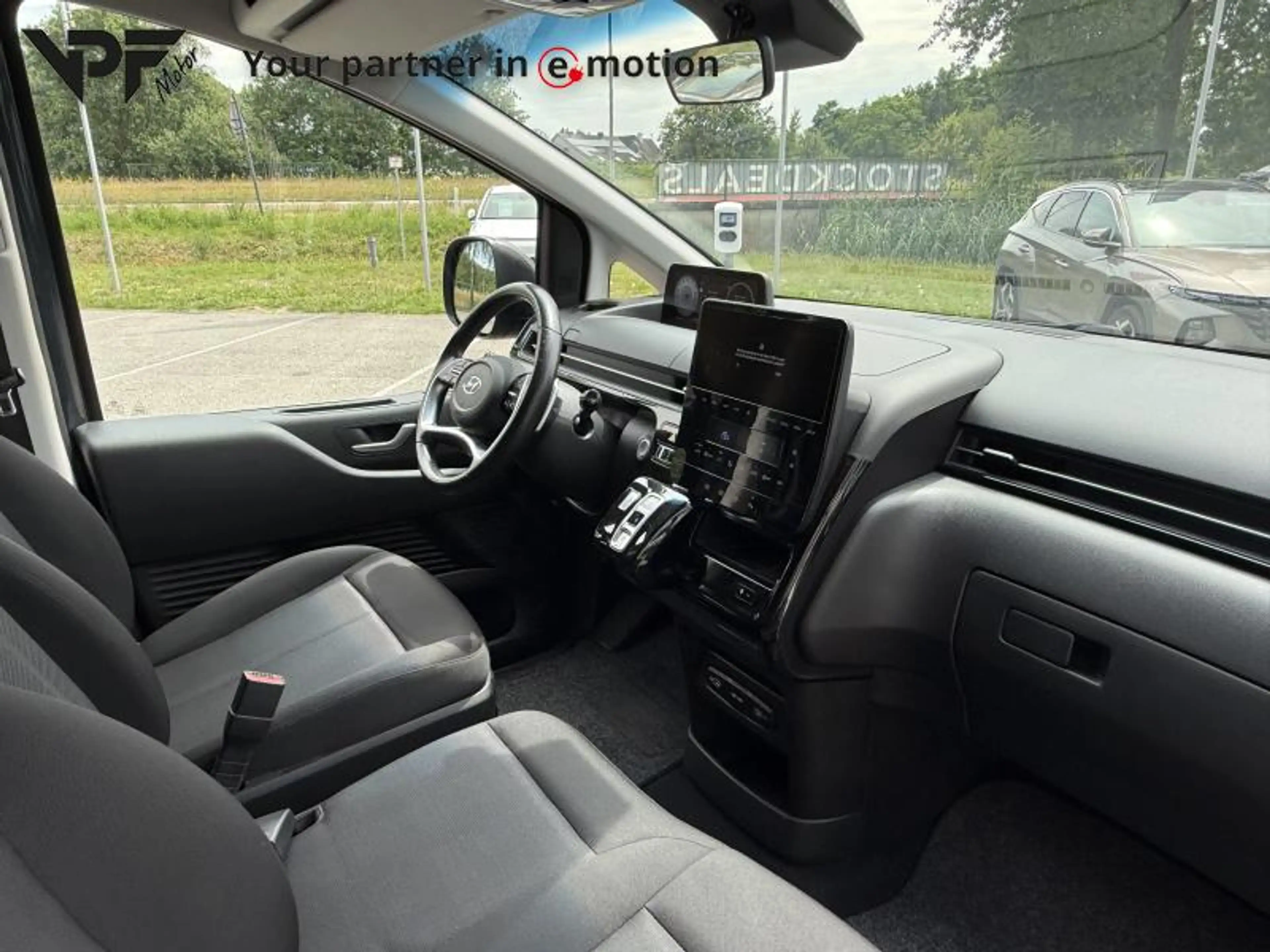 Hyundai STARIA Techno 6 persoons lichtevracht — photo 7