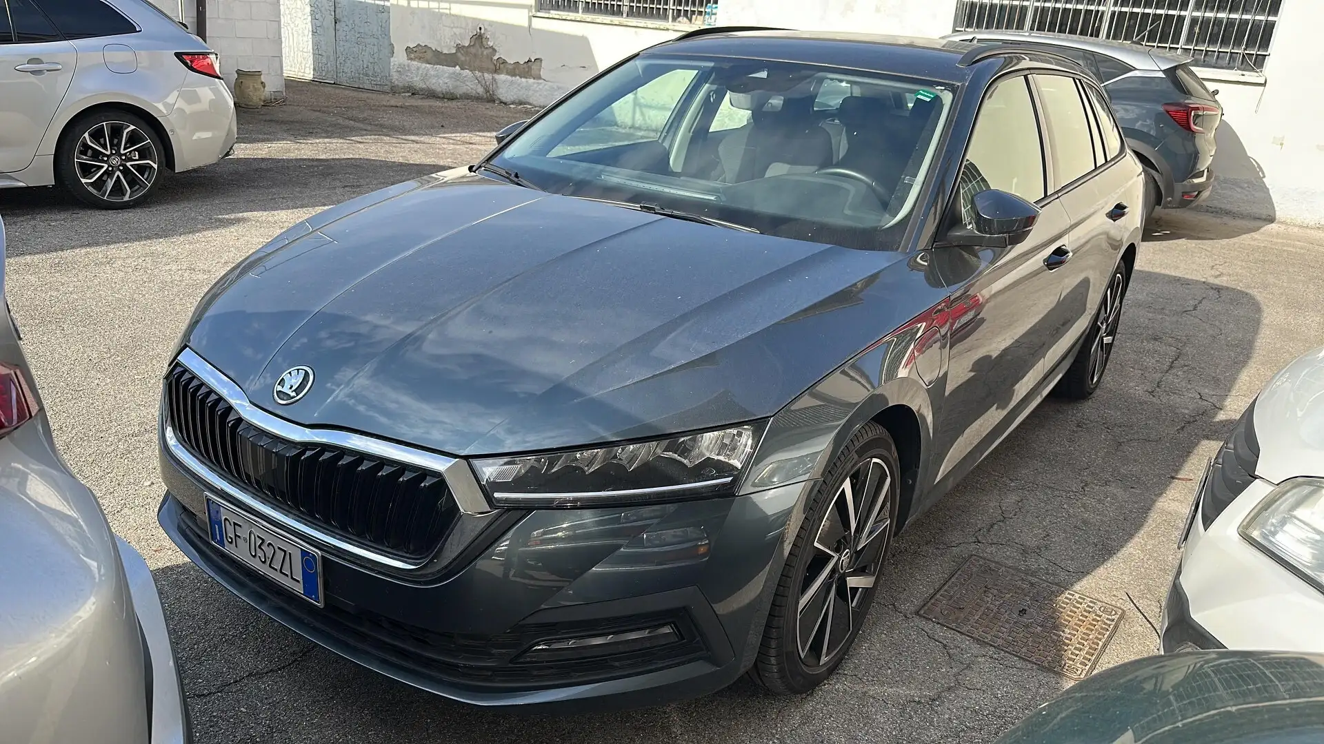 Skoda Octavia Octavia iV 1.4 TSI Plug-In Hybrid DSG Wagon Execut Gris - 1