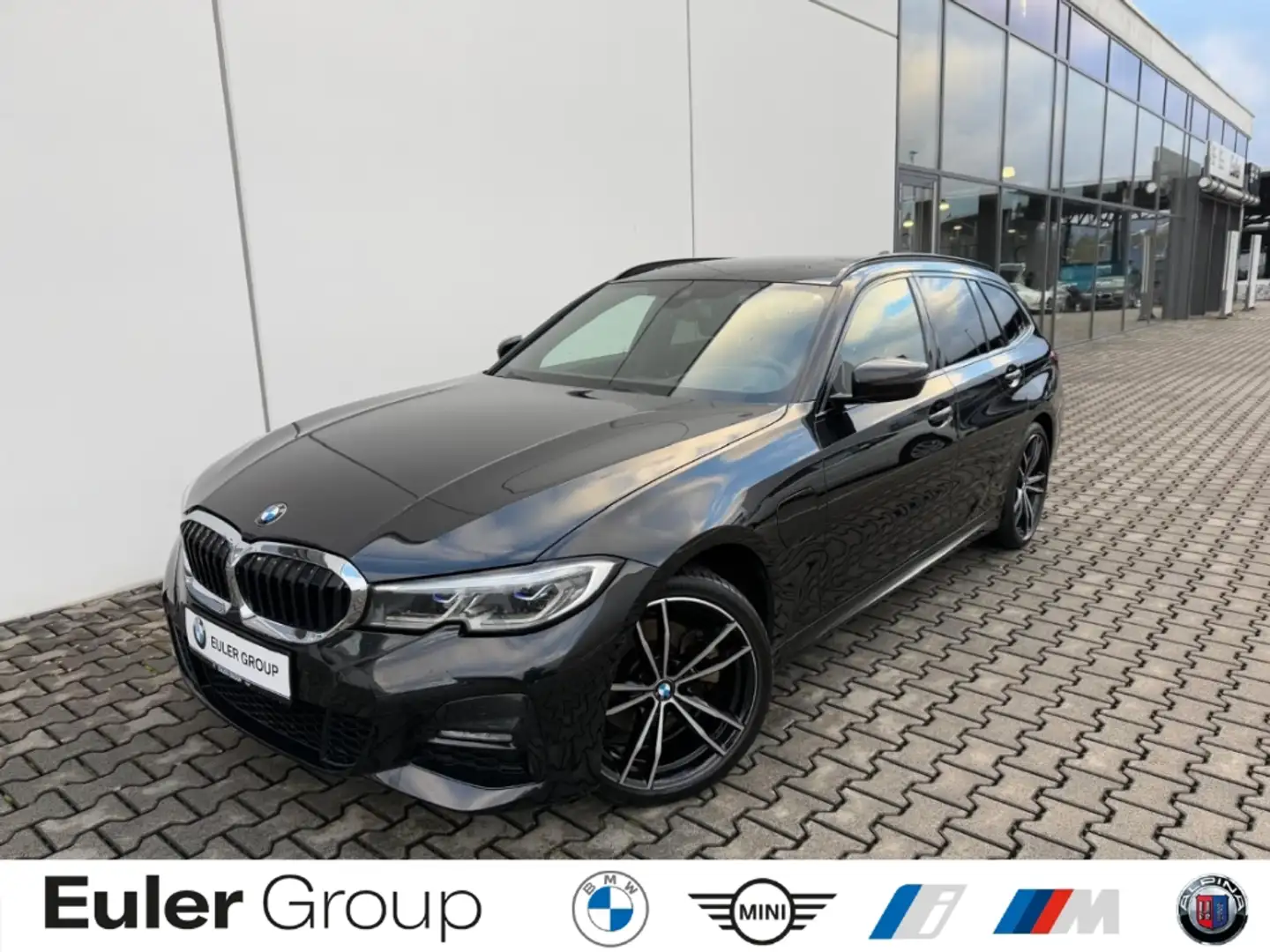 BMW 320 e Touring M-Sport HUD H/K PANO Laser ActGuard Schwarz - 1