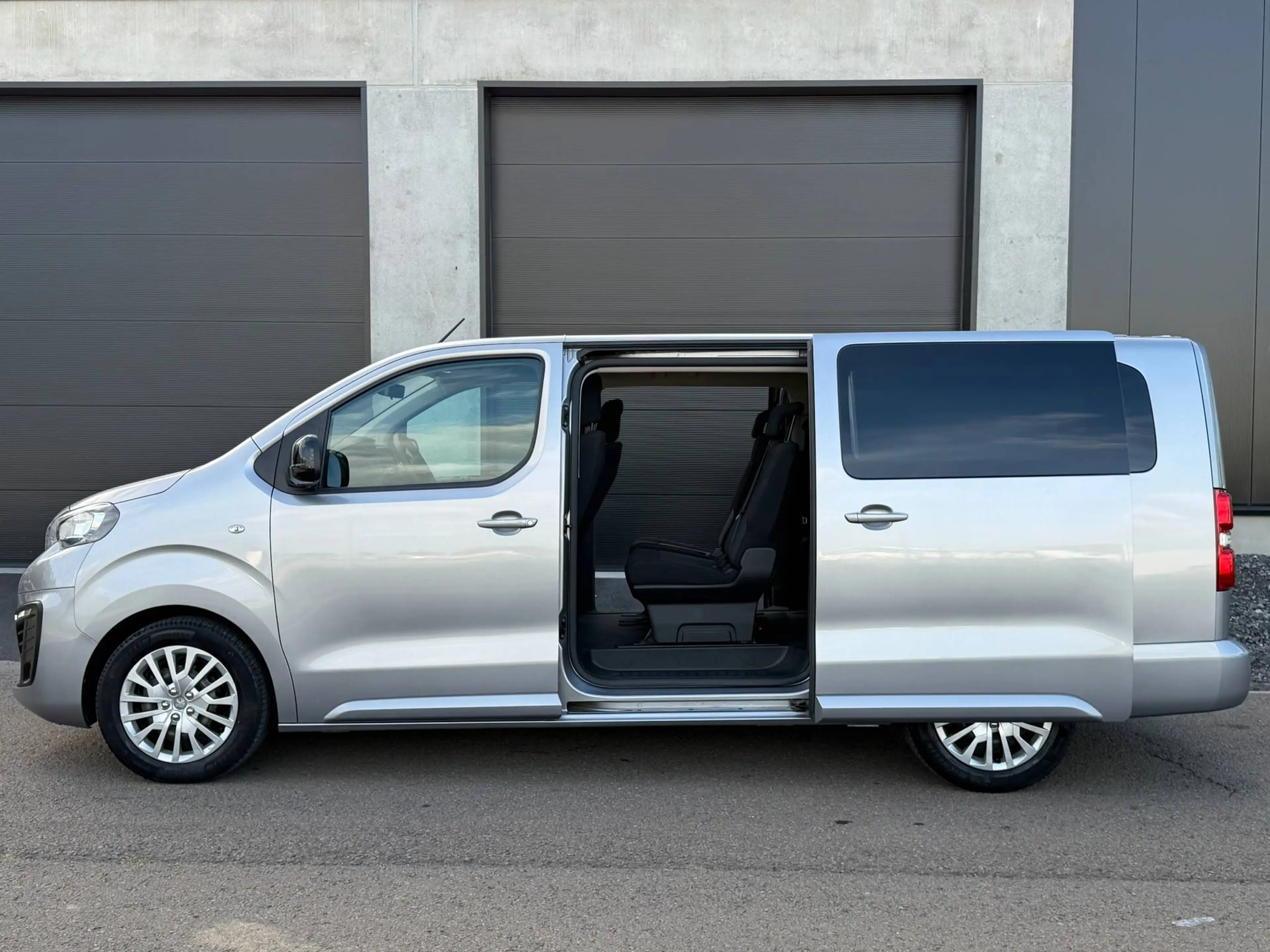 Peugeot Traveller 2.0HDi L3 LONG 8 PLACES/AUTO/ TVA/ 2Portes LAT./ GAR 12M — photo 7