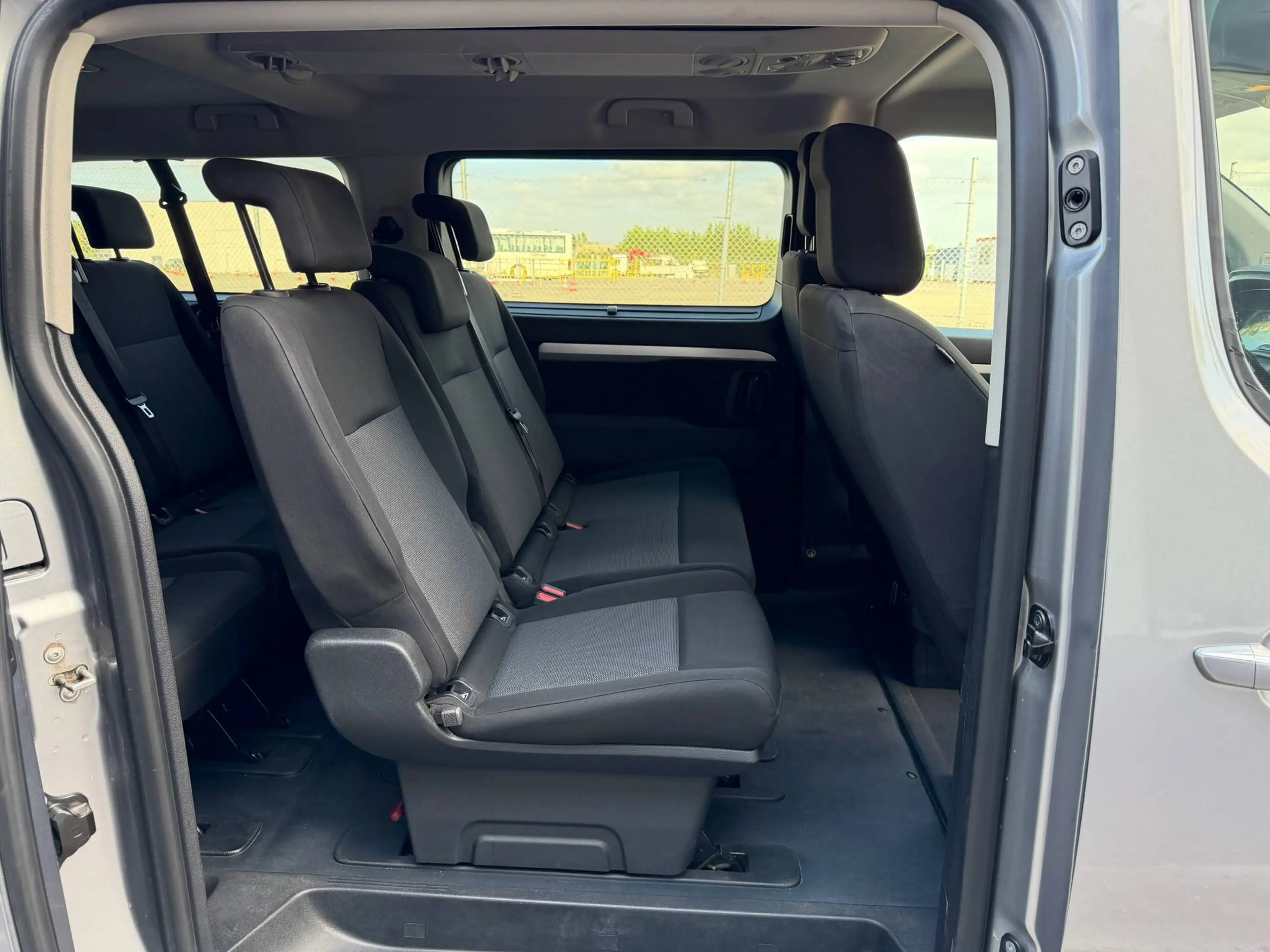 Peugeot Traveller 2.0HDi L3 LONG 8 PLACES/AUTO/ TVA/ 2Portes LAT./ GAR 12M — photo 10
