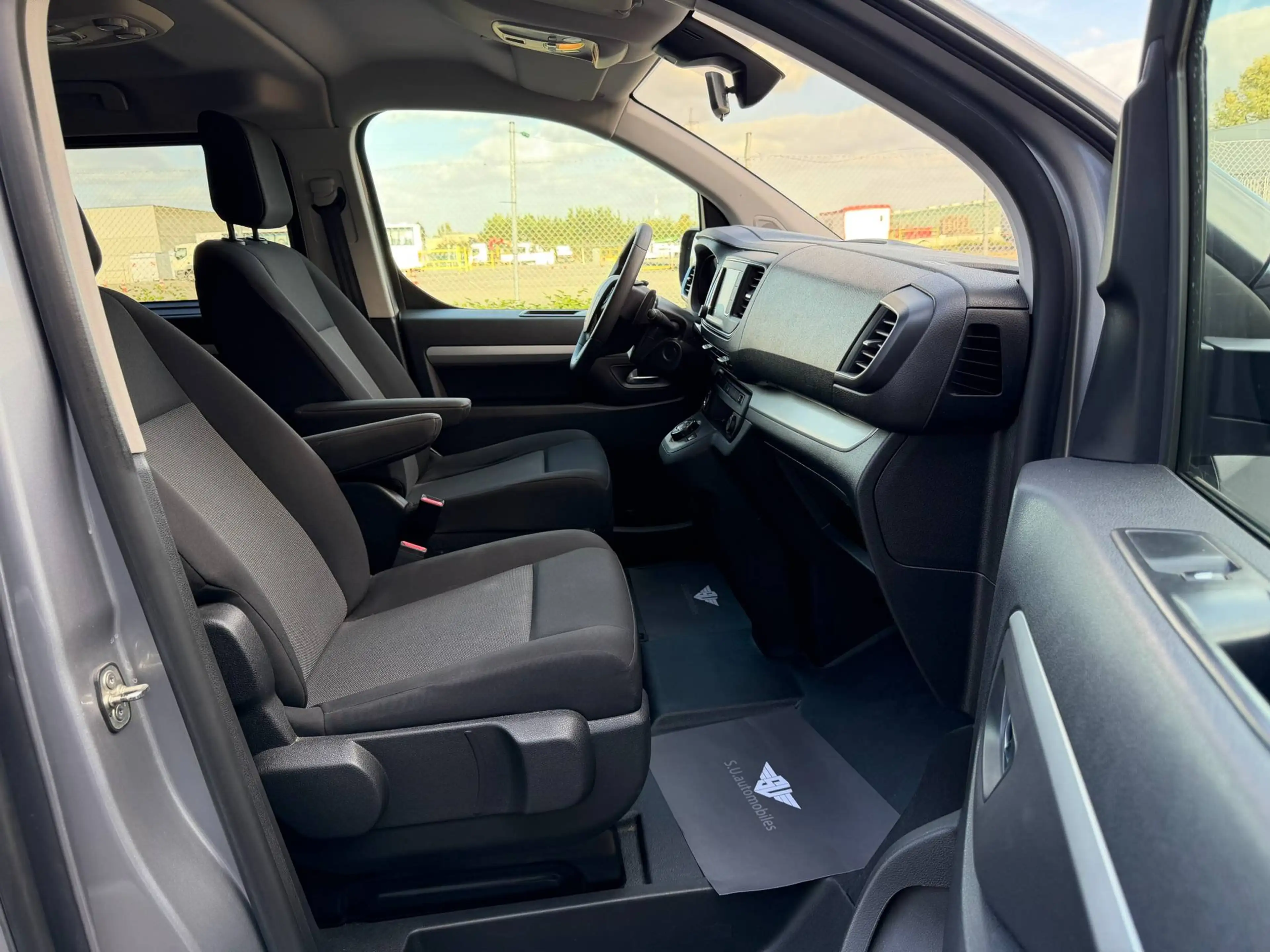 Peugeot Traveller 2.0HDi L3 LONG 8 PLACES/AUTO/ TVA/ 2Portes LAT./ GAR 12M — photo 12